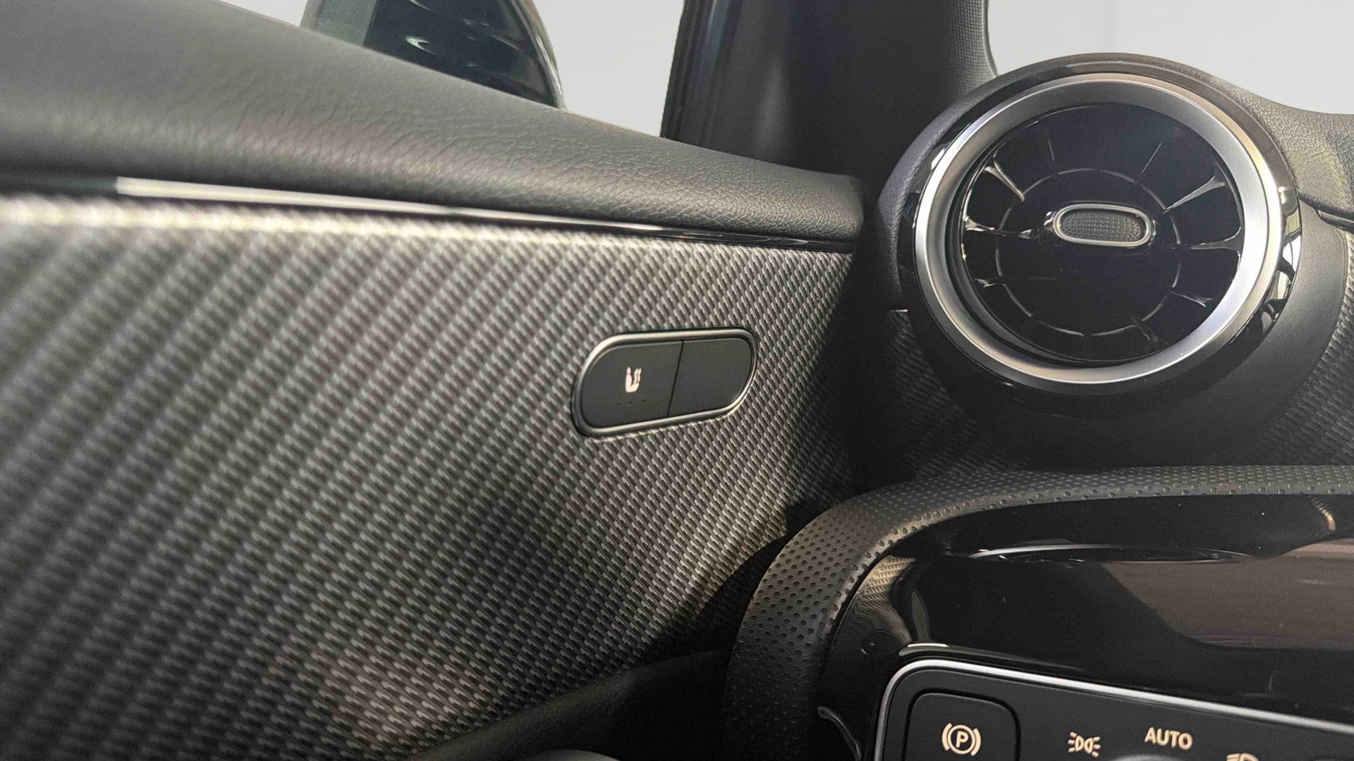 Mercedes-Benz Classe A 180 Progressive Line — photo 17