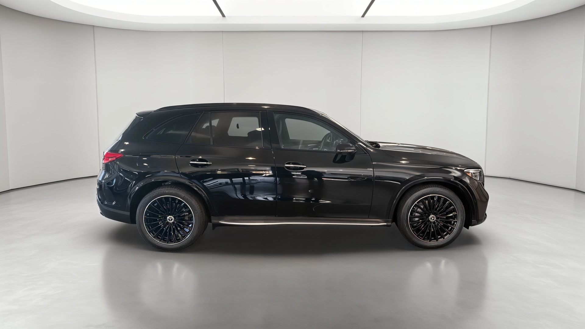 Mercedes-Benz GLC 220 d 4Matic AMG Line — Profil droit