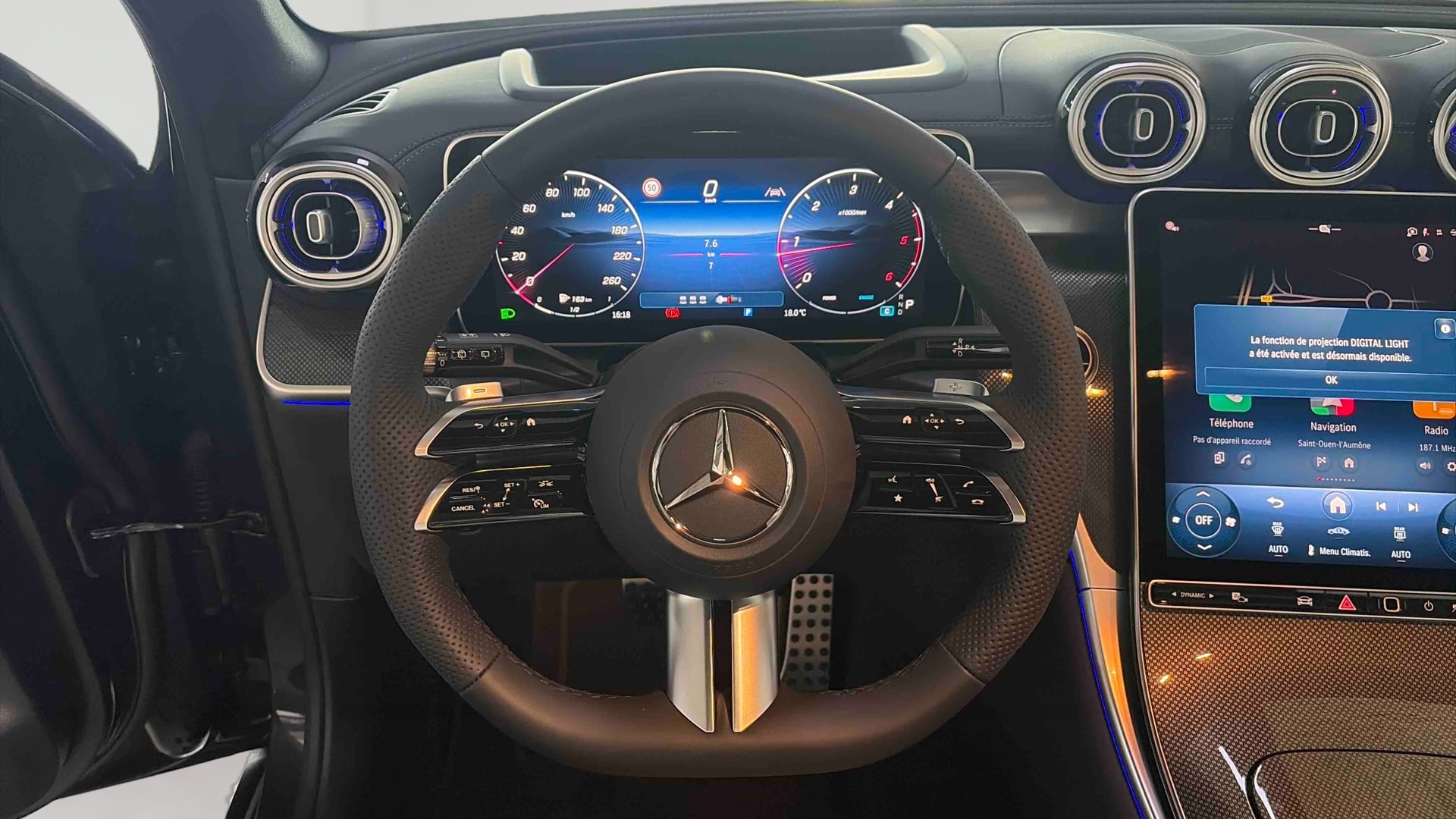 Mercedes-Benz GLC 200 d 4Matic AMG Line — Poste de pilotage