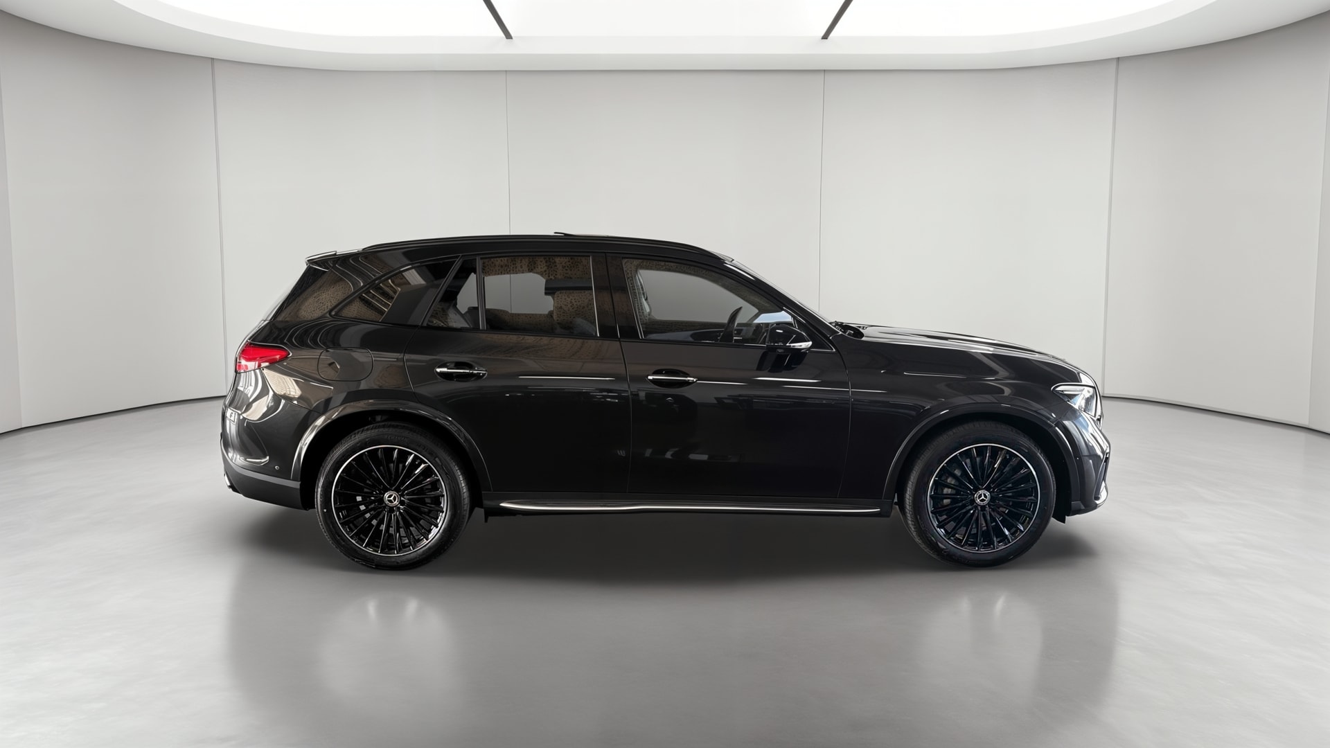 Mercedes-Benz GLC 200 d 4Matic AMG Line — Profil droit
