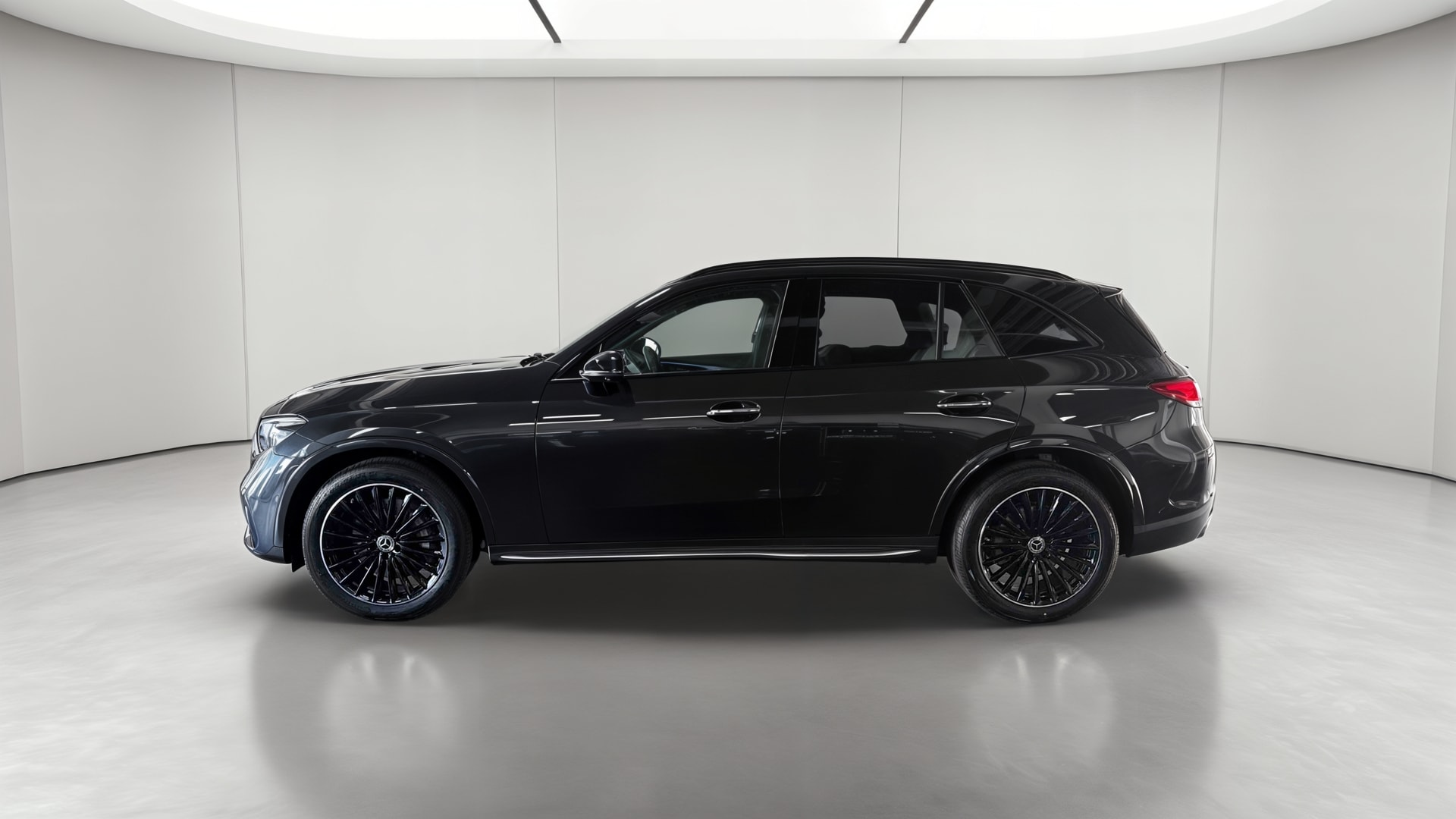 Mercedes-Benz GLC 200 d 4Matic AMG Line — Profil gauche