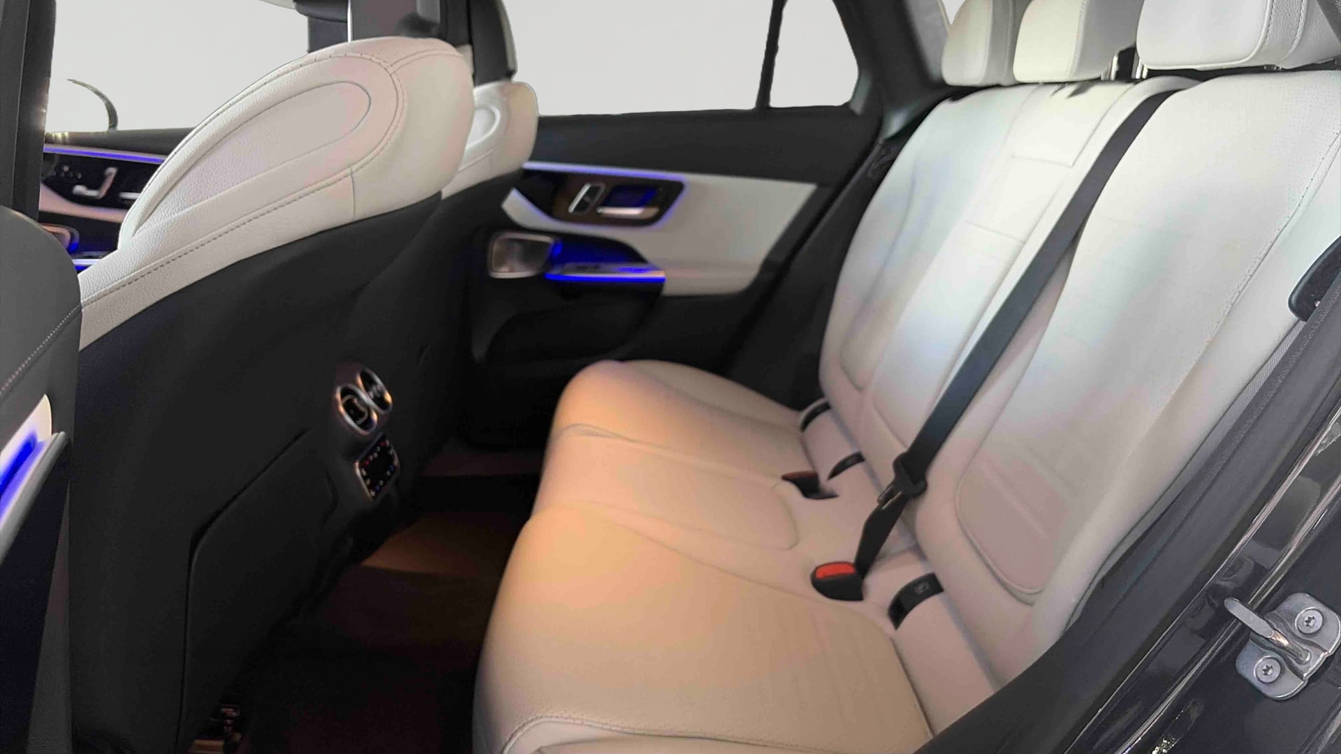 Mercedes-Benz GLC 200 d 4Matic AMG Line — Siège arrière gauche