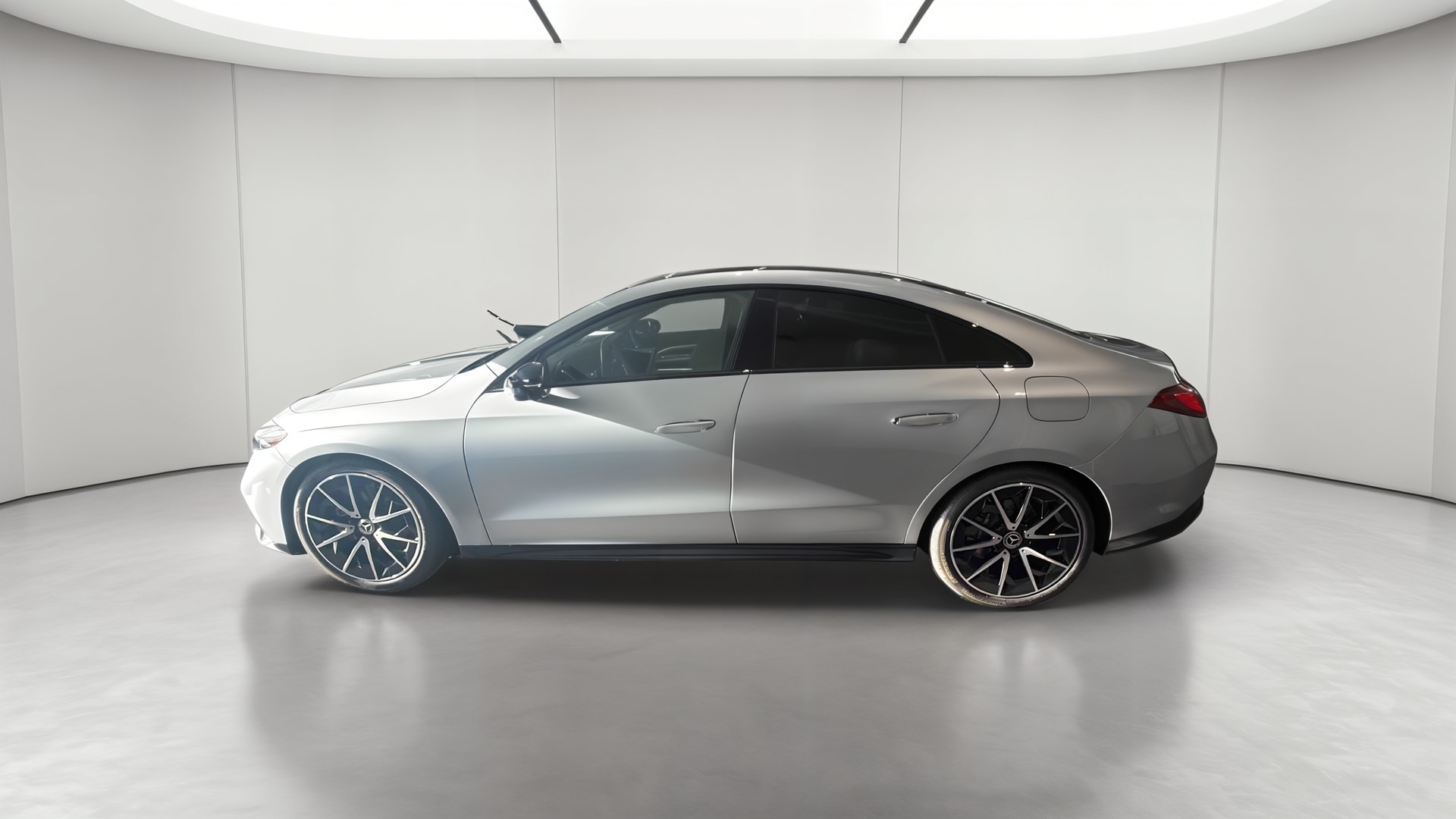 Mercedes-Benz CLA 200 8F-eDCT Business Line Executive — Profil gauche