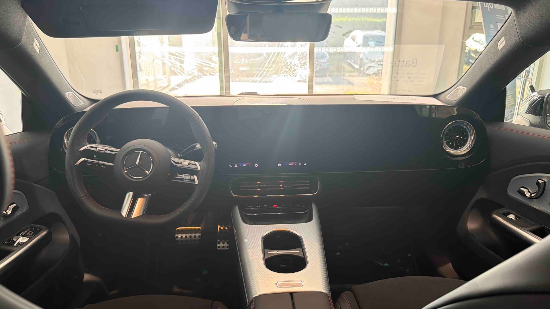Mercedes-Benz CLA 200 8F-eDCT Business Line Executive — Planche de bord
