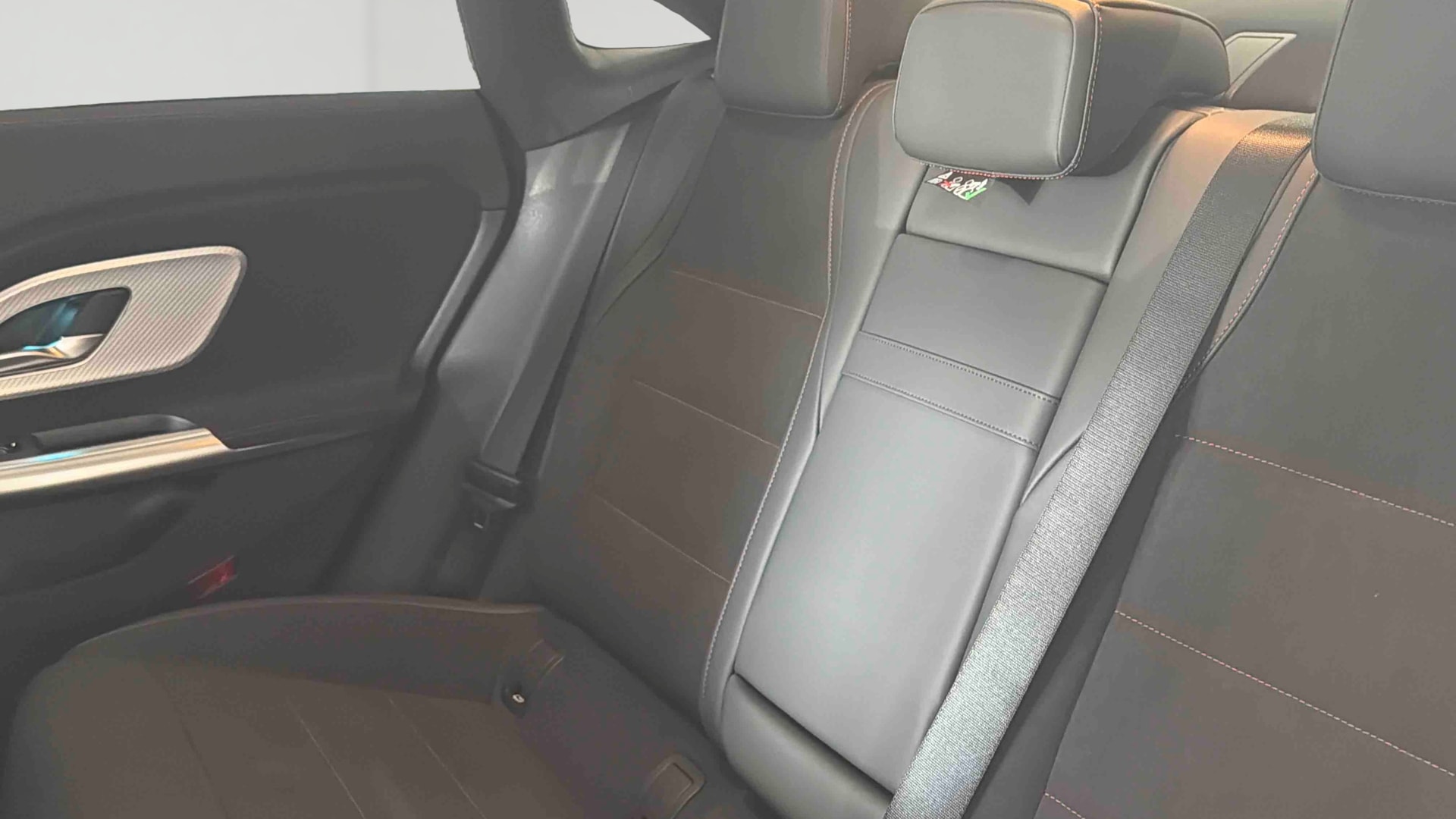 Mercedes-Benz CLA 200 8F-eDCT Business Line Executive — Siège arrière gauche