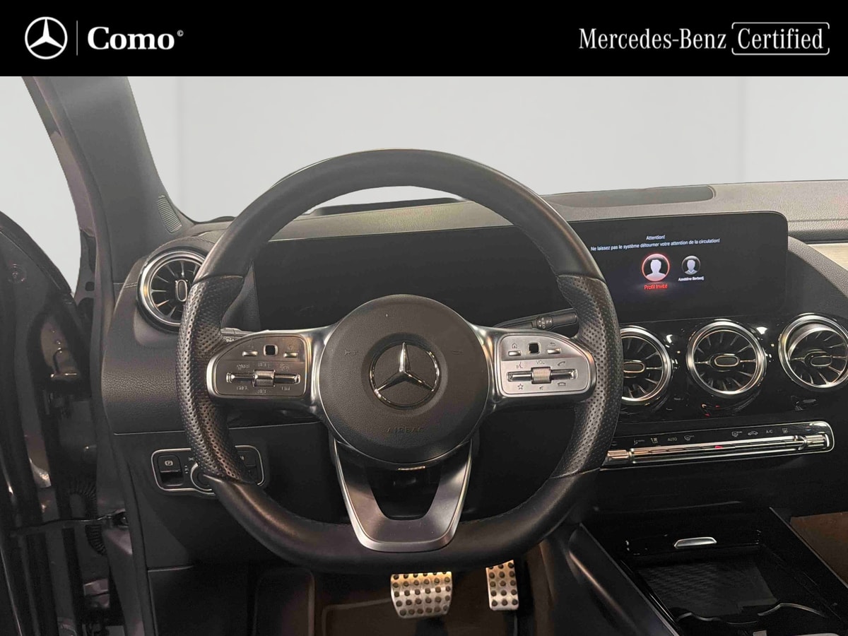 Mercedes-Benz EQA 350 4Matic AMG Line — Poste de pilotage