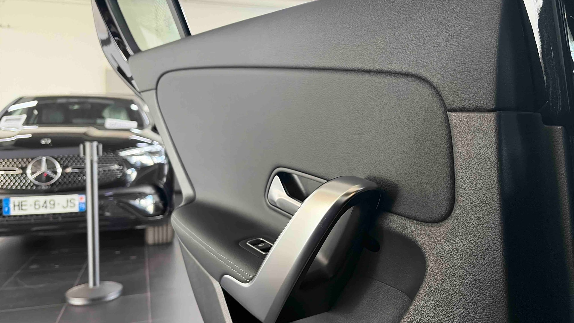 Mercedes-Benz Classe A 250 e Hybrid EQ Business Line — Siège arrière droit