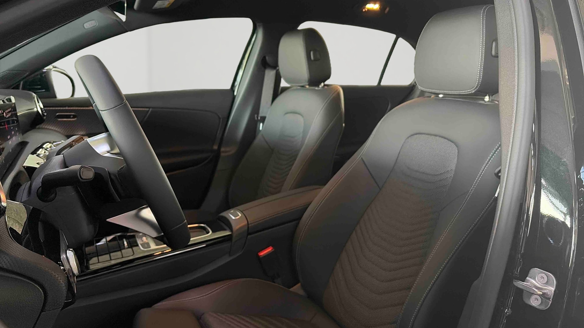Mercedes-Benz Classe A 250 e Hybrid EQ Business Line — Siège conducteur