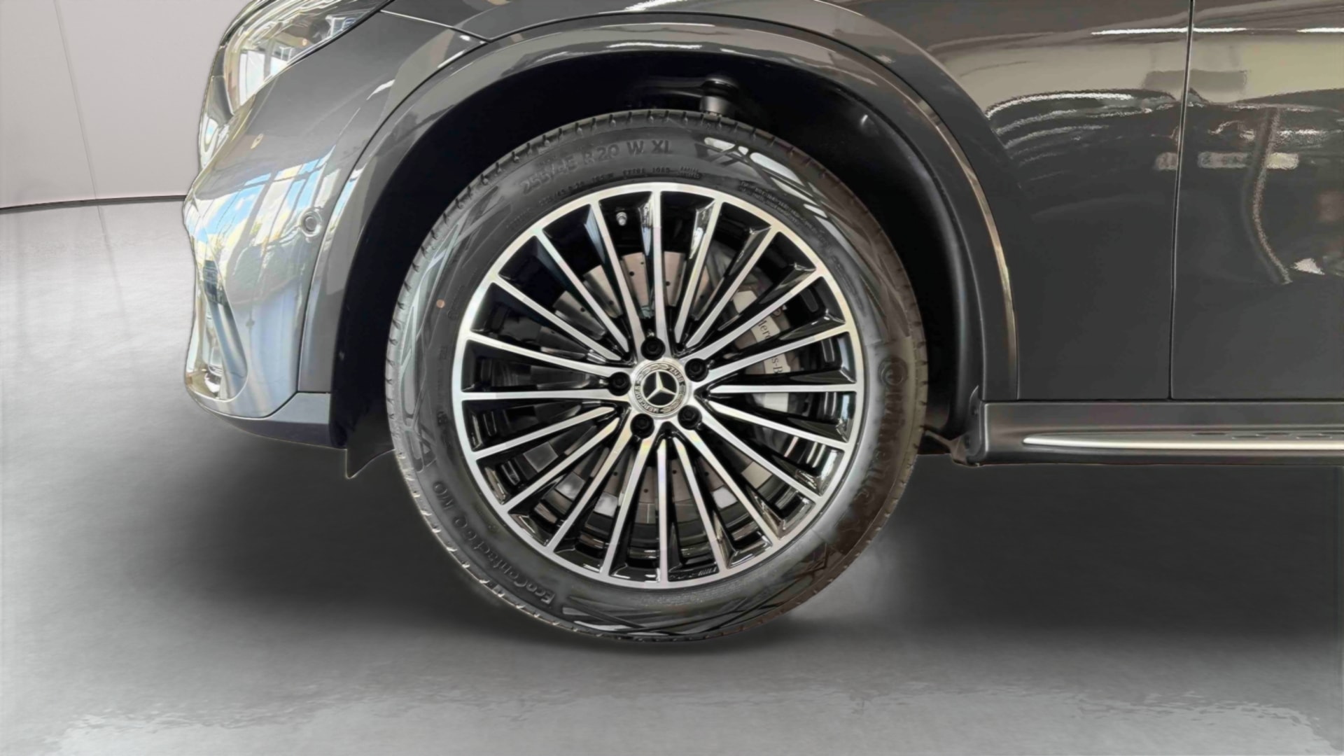Mercedes-Benz GLC Coupe 220 d 4Matic AMG Line — Pneu avant gauche