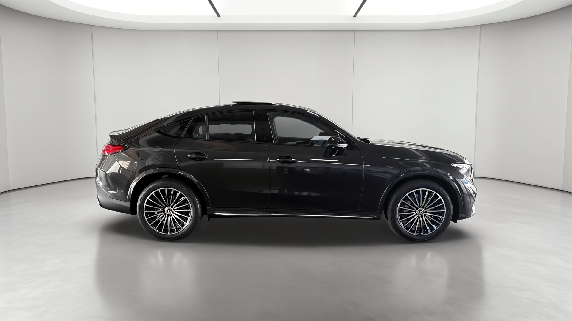 Mercedes-Benz GLC Coupe 220 d 4Matic AMG Line — Profil droit