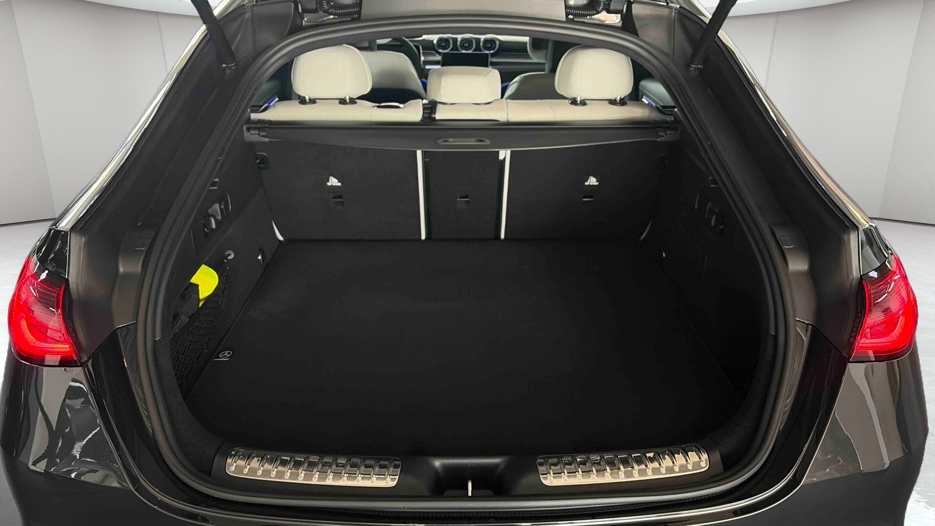 Mercedes-Benz GLC Coupe 220 d 4Matic AMG Line — Coffre