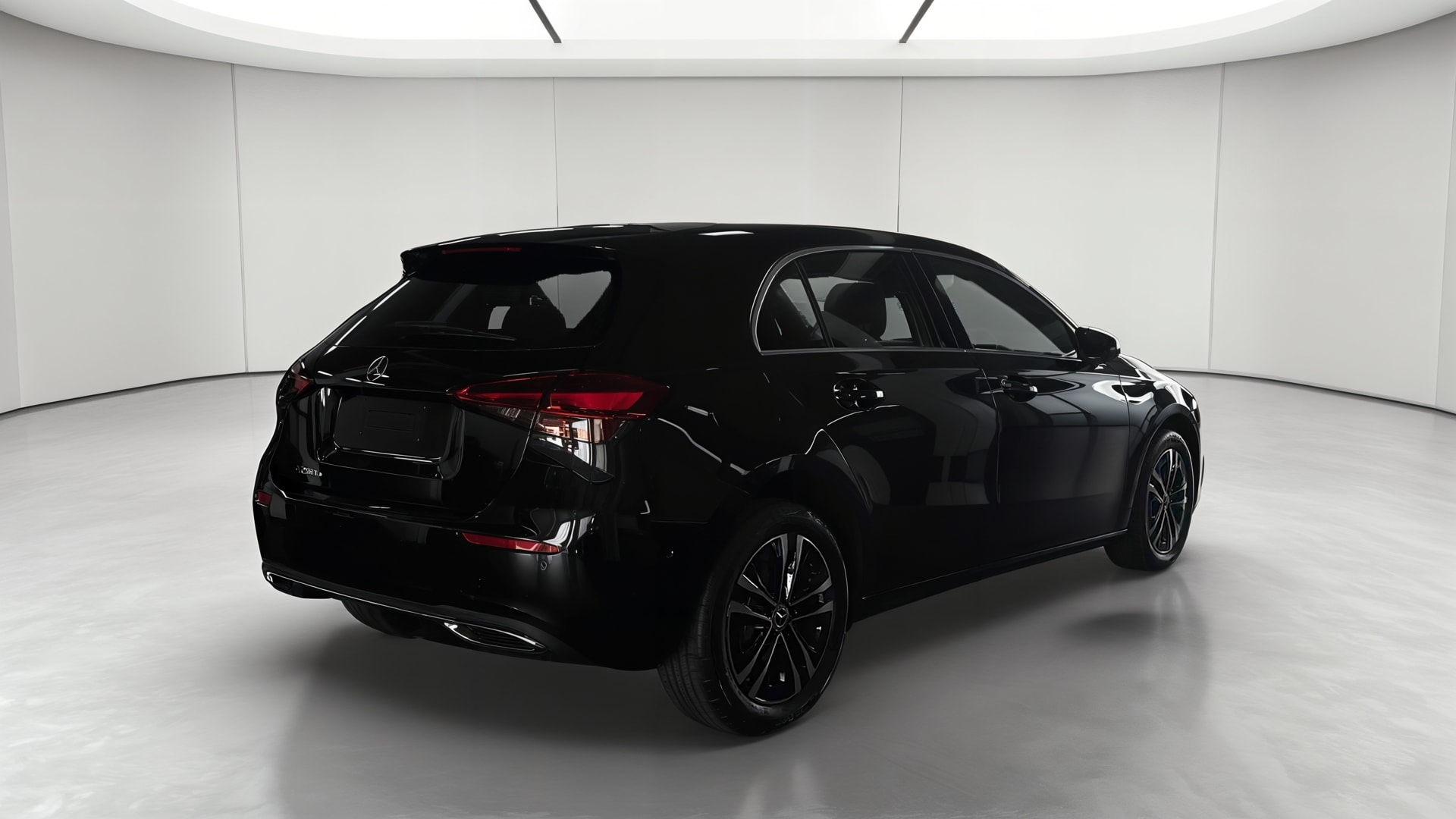 Mercedes-Benz Classe A 250 e Hybrid EQ Business Line — 3/4 arrière droit