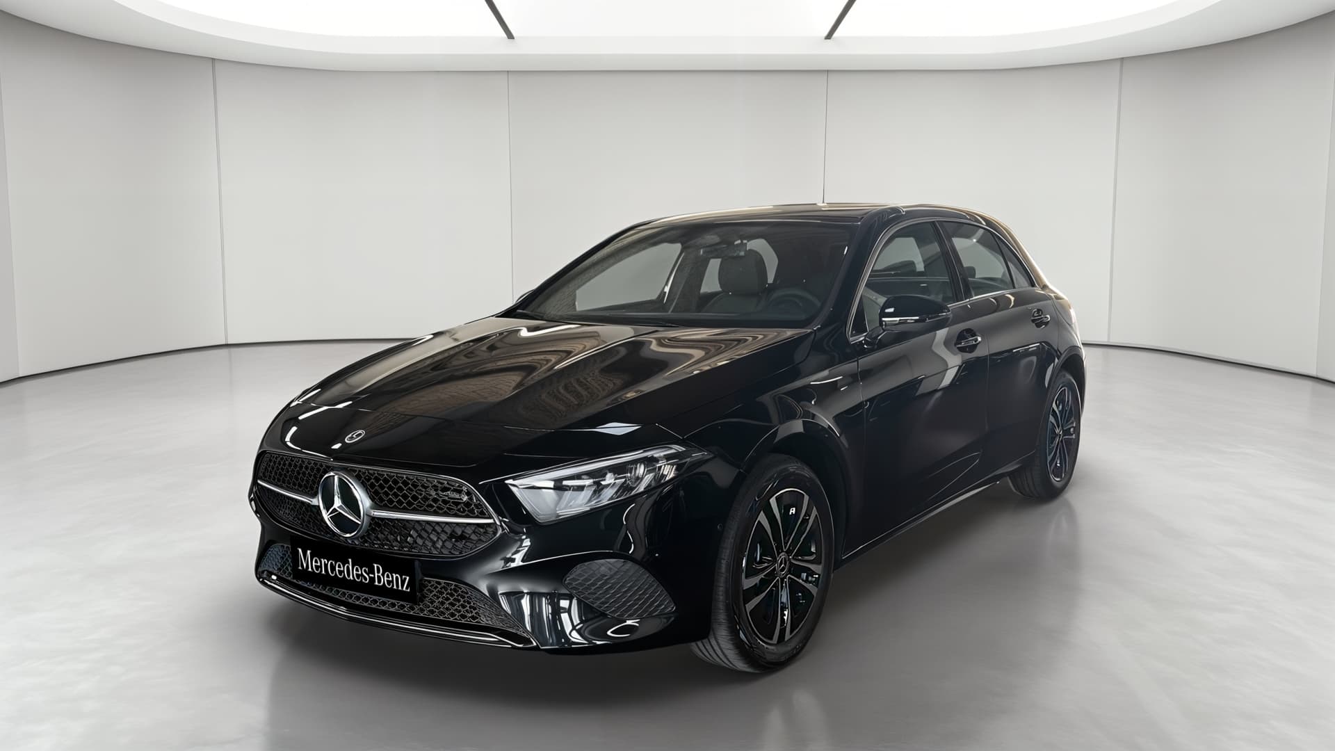 Mercedes-Benz Classe A 250 e Hybrid EQ Business Line — 3/4 avant gauche