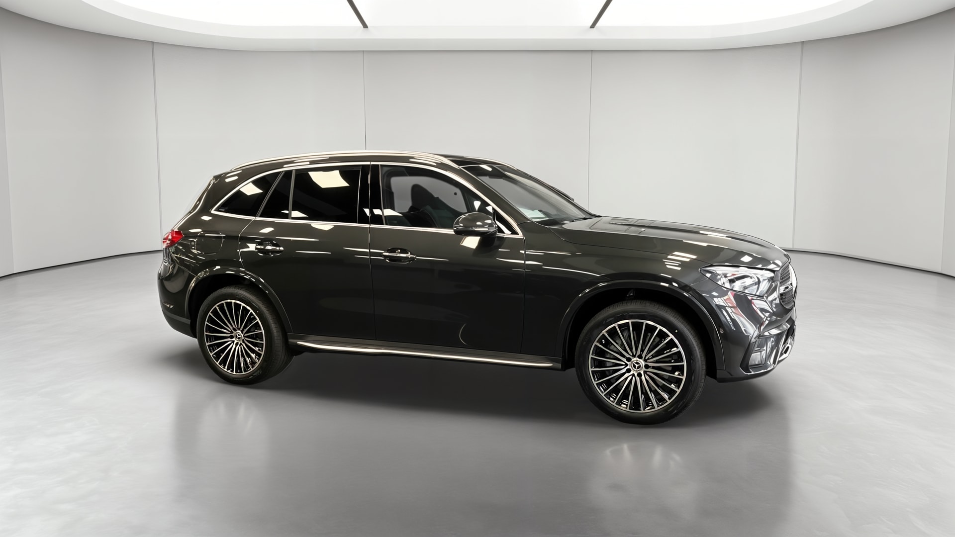 Mercedes-Benz GLC 300 e Hybrid EQ 4Matic AMG Line + — Profil droit