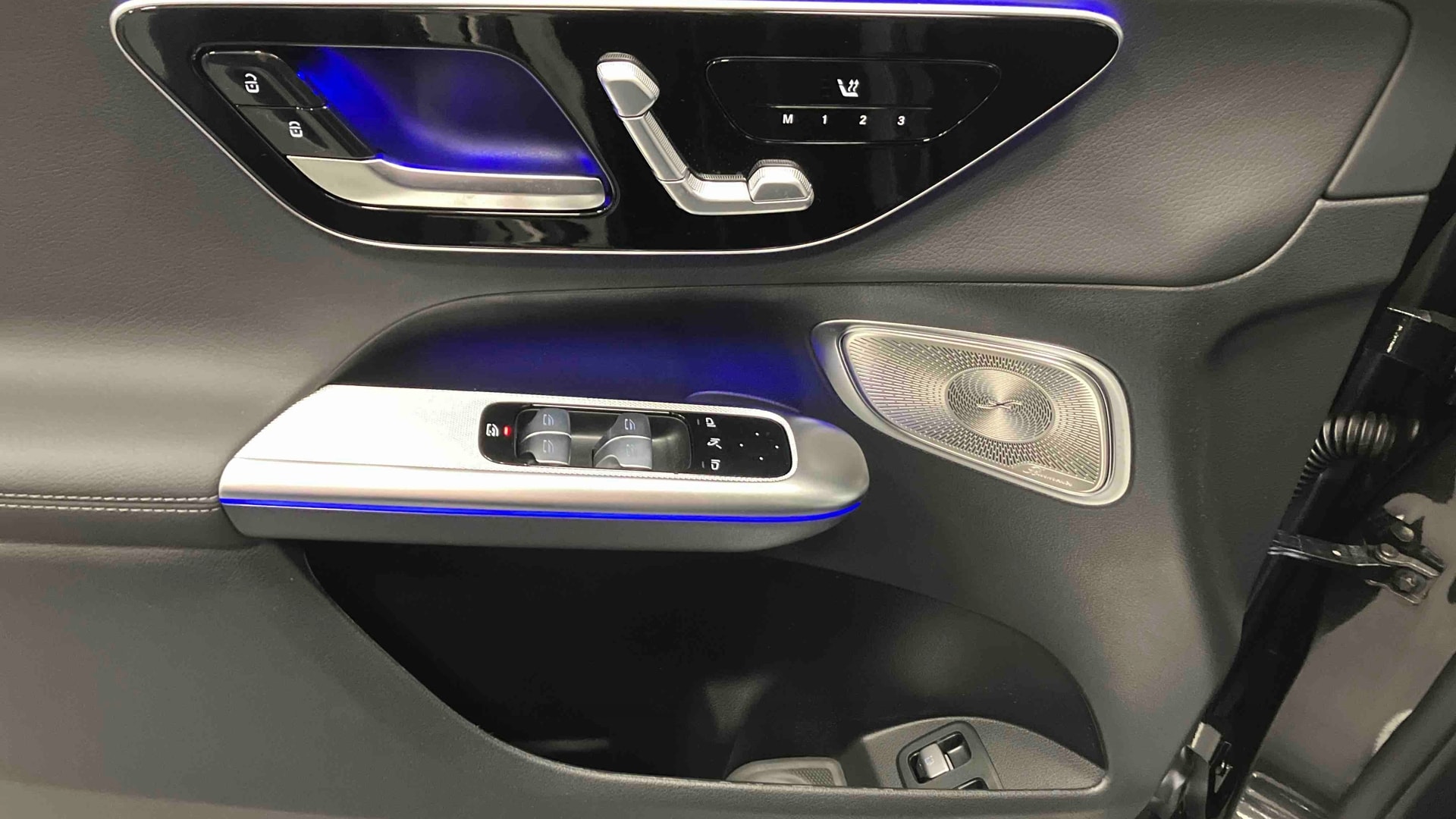 Mercedes-Benz GLC 300 e Hybrid EQ 4Matic AMG Line + — photo 16