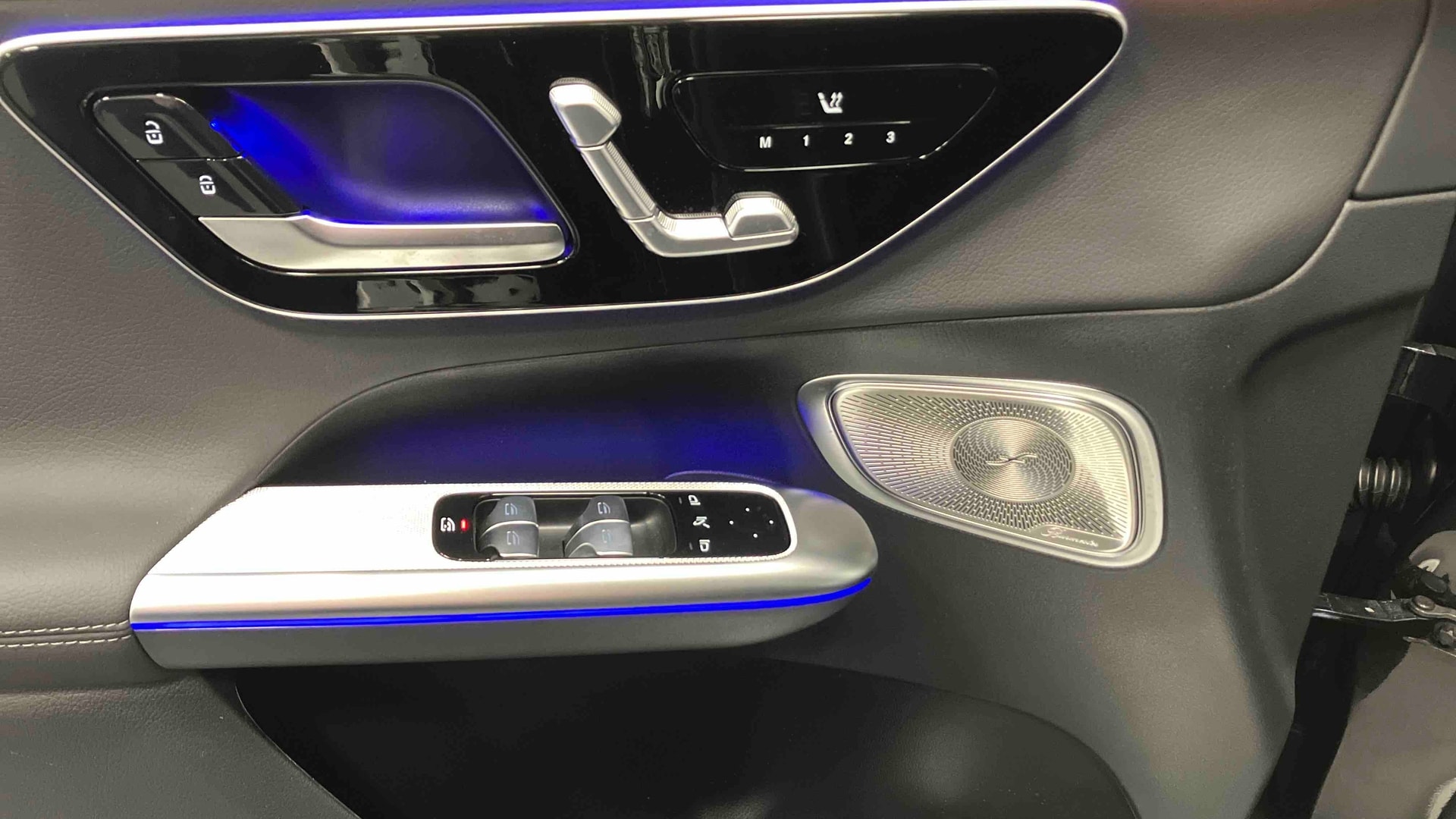 Mercedes-Benz GLC 300 e Hybrid EQ 4Matic AMG Line + — photo 23