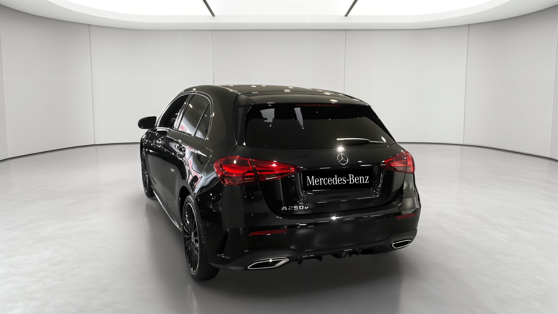 Mercedes-Benz Classe A 250 e Hybrid EQ AMG Line — 3/4 arrière gauche