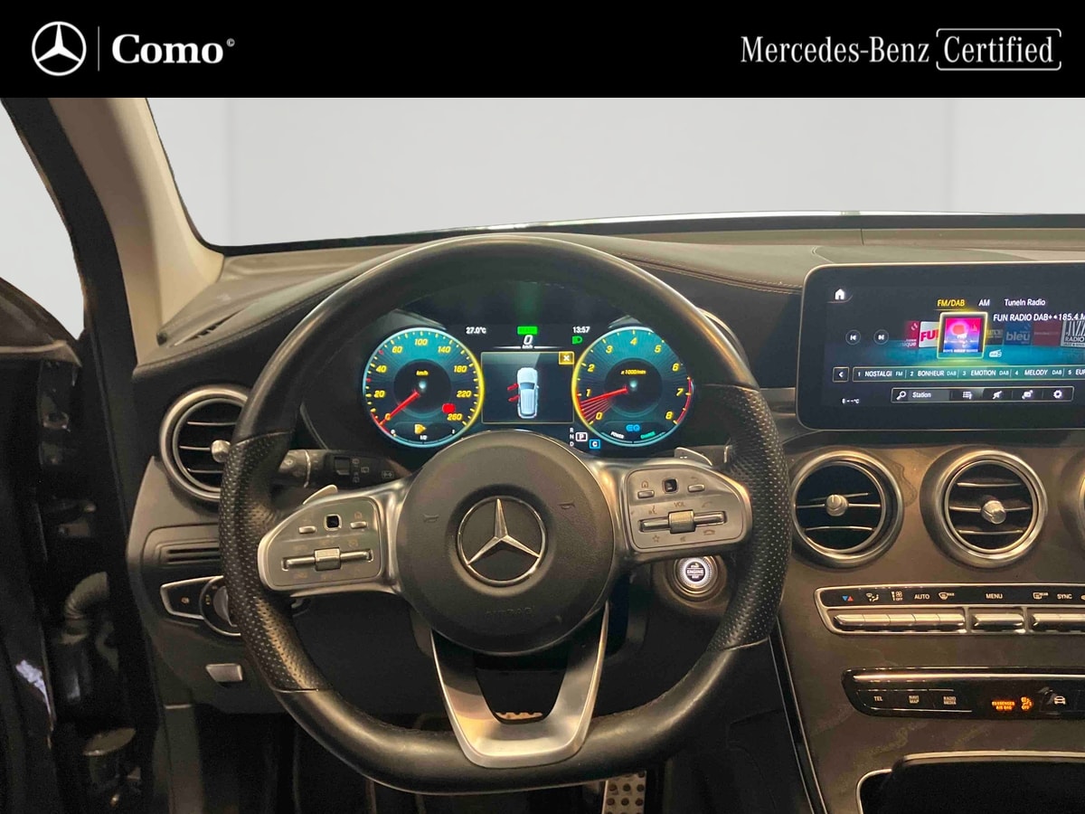 Mercedes-Benz GLC 300 EQBoost 9G-Tronic 4Matic AMG Line — Poste de pilotage