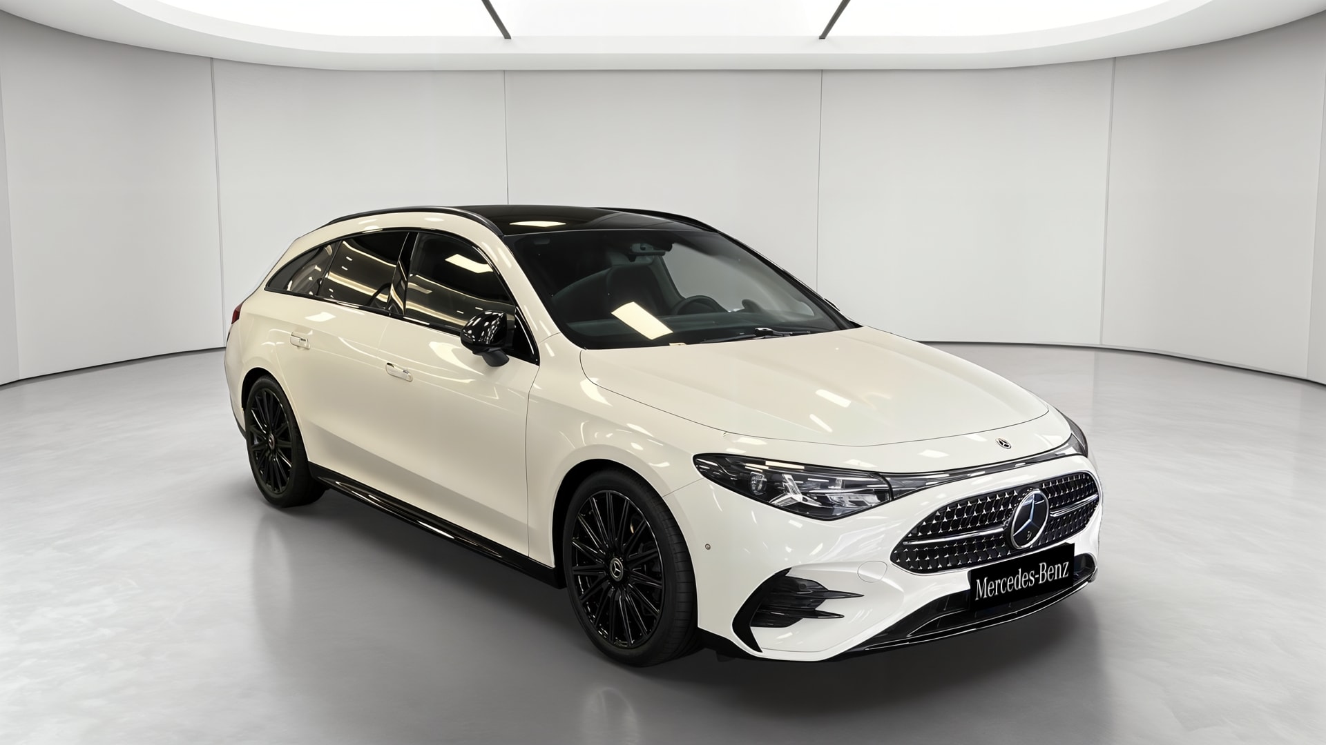 Mercedes-Benz CLA Shooting Brake 200 AMG Line — 3/4 avant droit