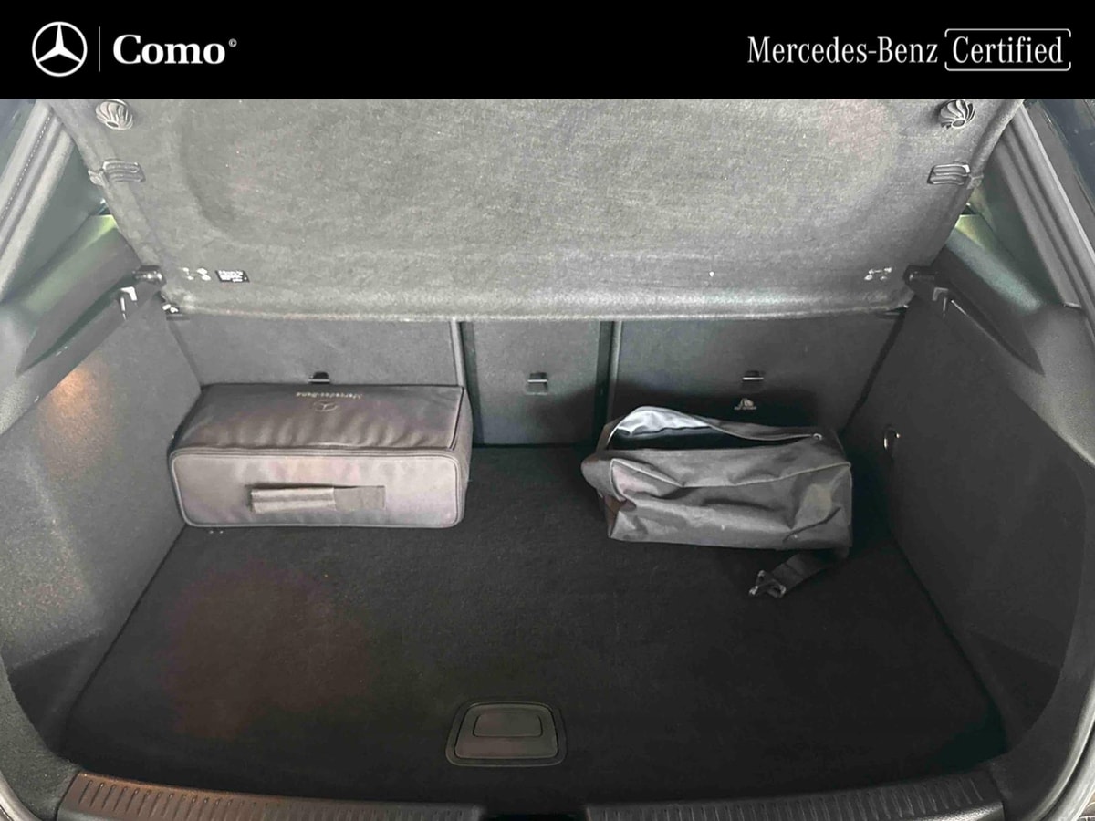 Mercedes-Benz Classe A 250 e 8G-DCT AMG Line — Coffre