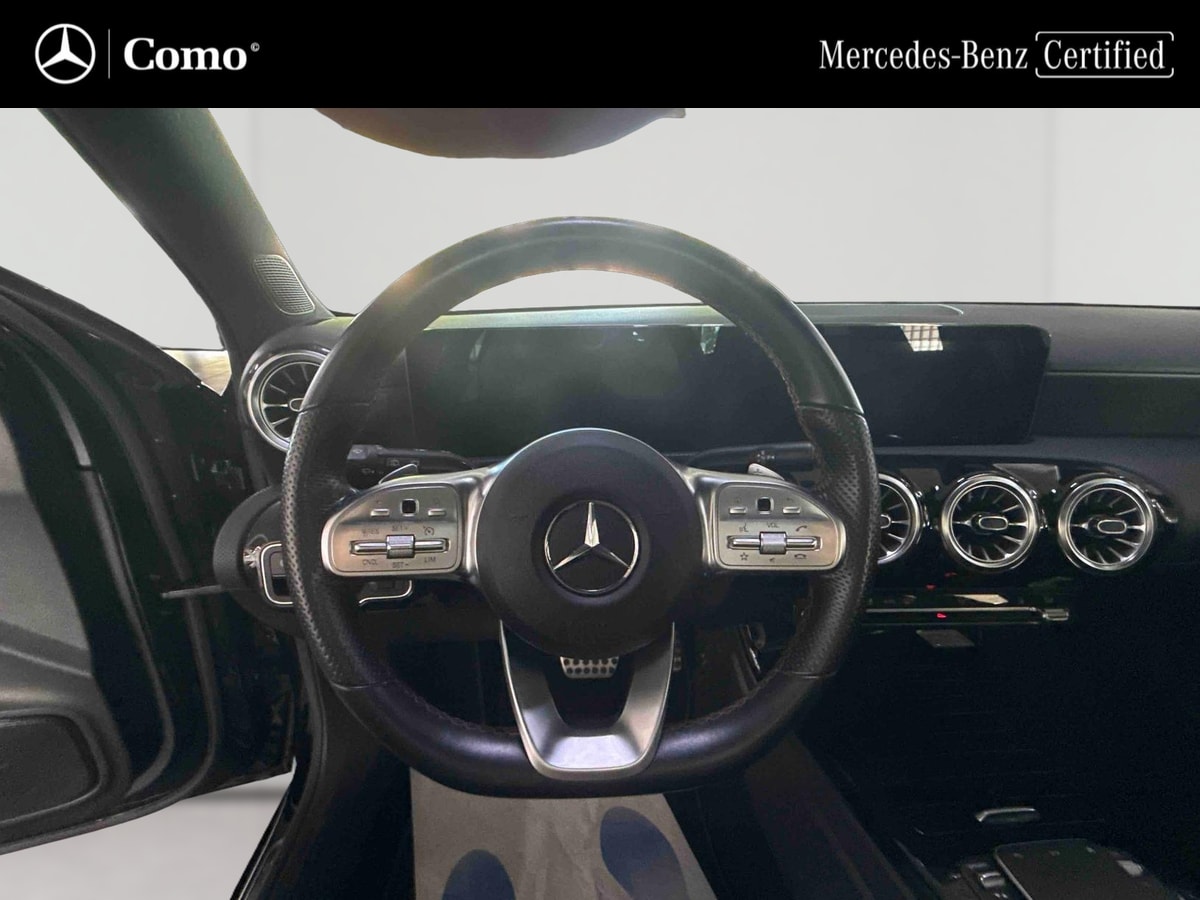 Mercedes-Benz Classe A 250 e 8G-DCT AMG Line — Poste de pilotage