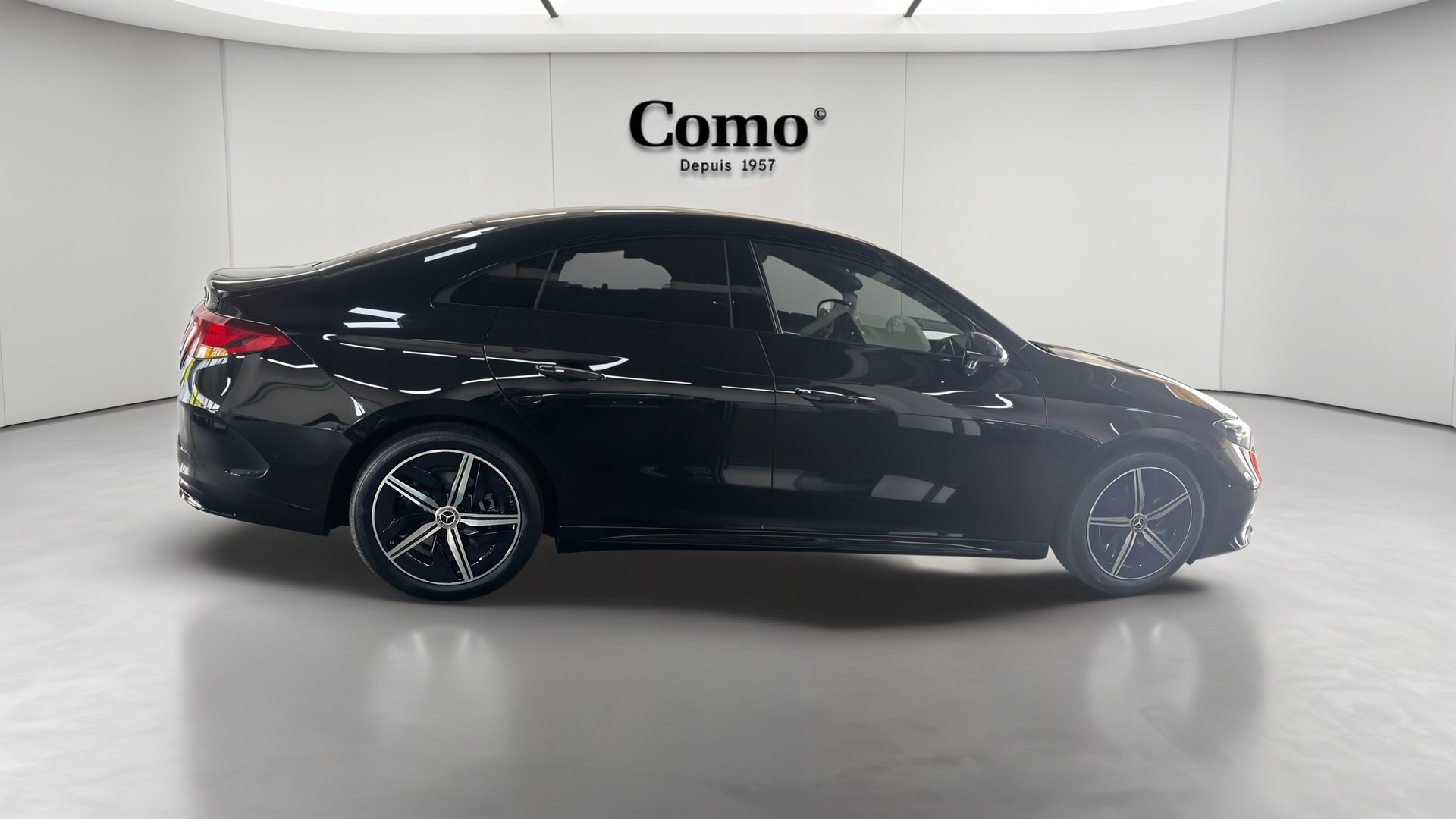 Mercedes-Benz CLA 200 8F-eDCT AMG Line — Profil droit