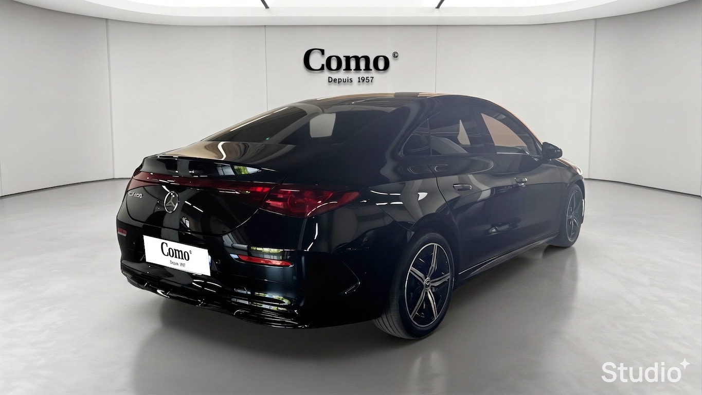 Mercedes-Benz CLA 200 8F-eDCT AMG Line — 3/4 arrière droit