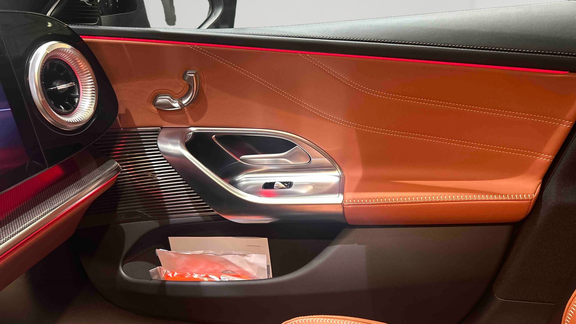 Mercedes-Benz Classe C 400 Electrique 4M AMG Line — photo 17