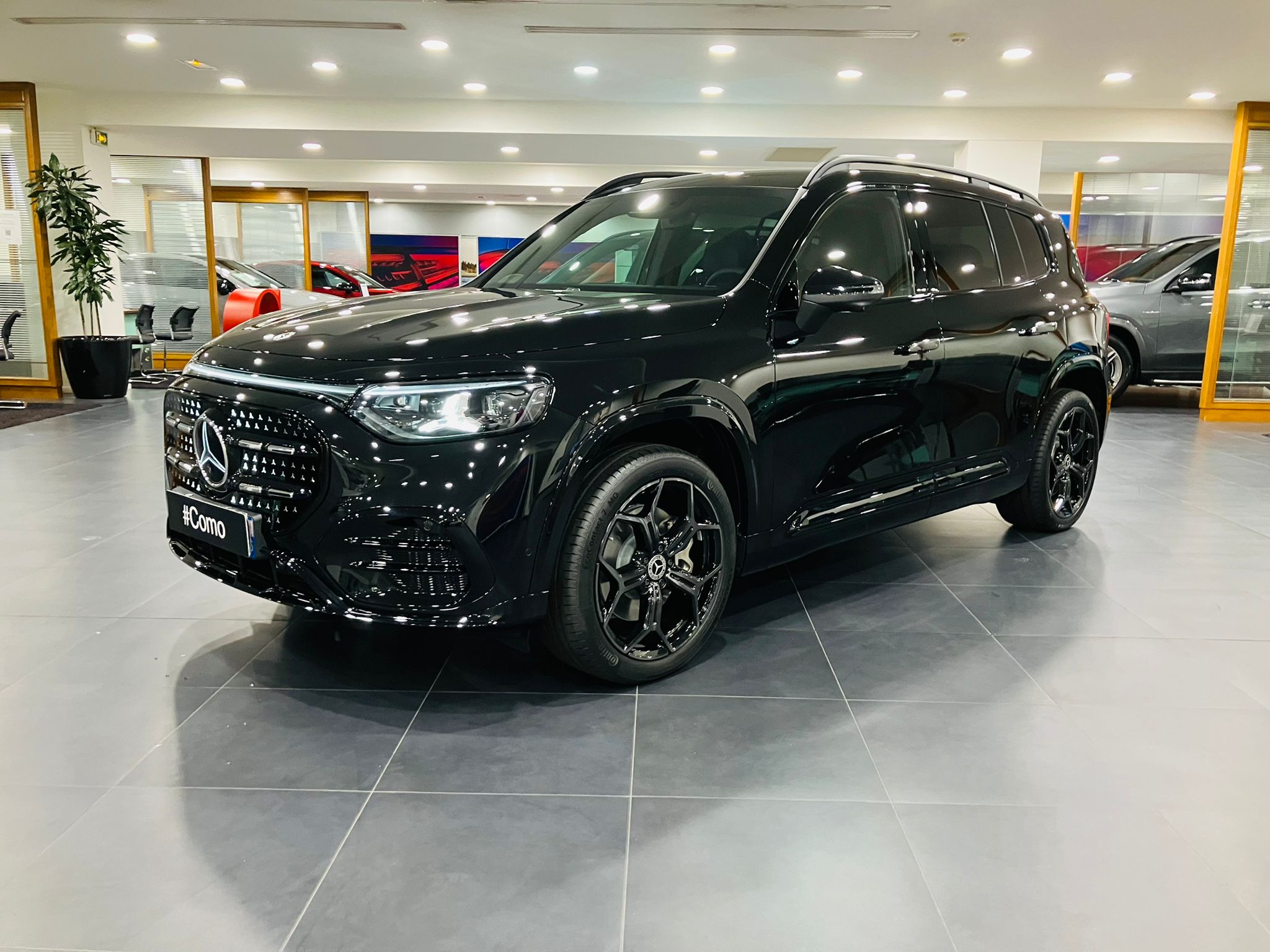 Mercedes-Benz GLB 250+ EQ Limited Edition — 3/4 avant gauche