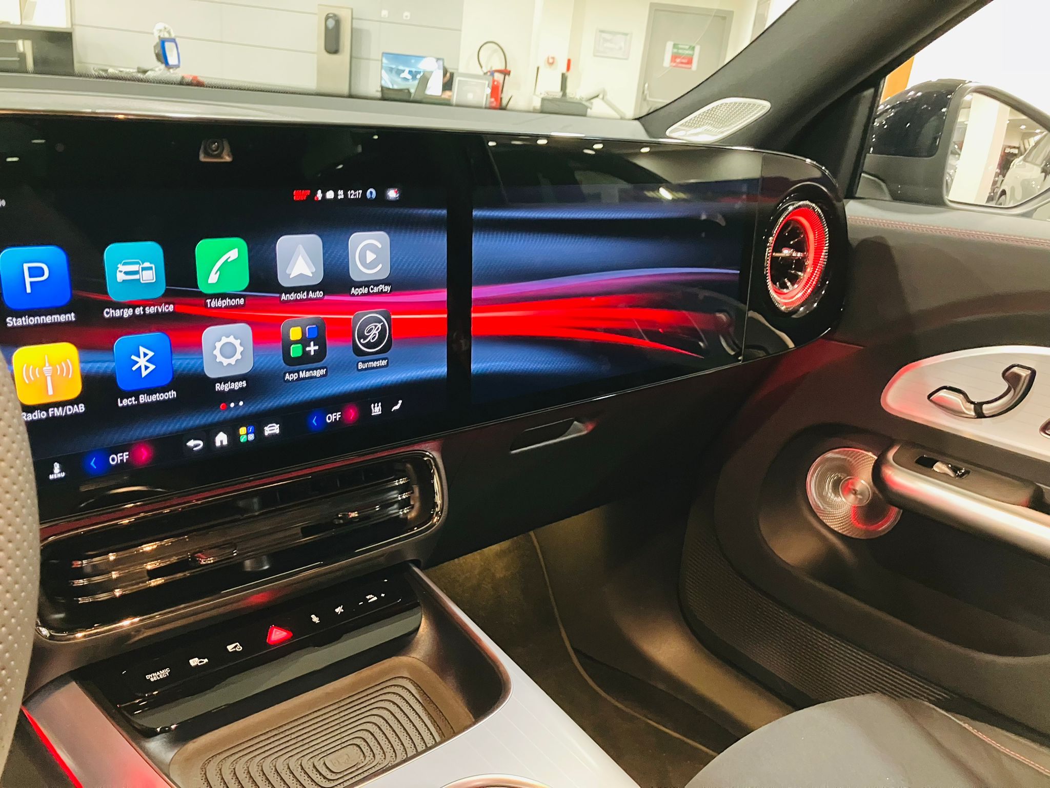 Mercedes-Benz GLB 250+ EQ Limited Edition — Planche de bord