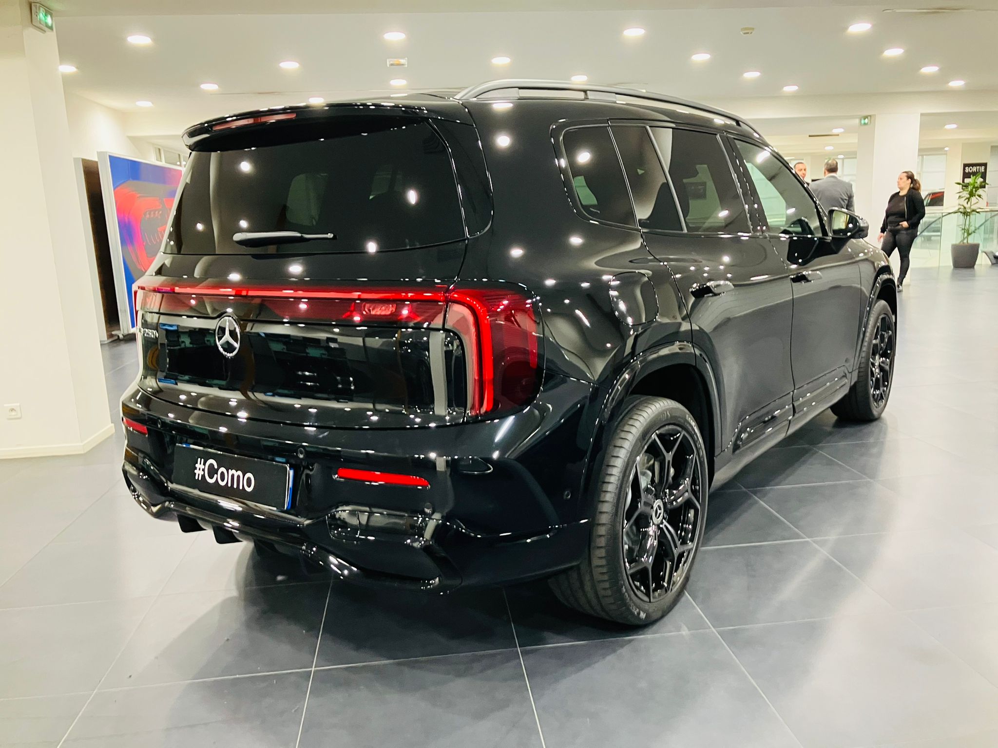 Mercedes-Benz GLB 250+ EQ Limited Edition — 3/4 arrière droit