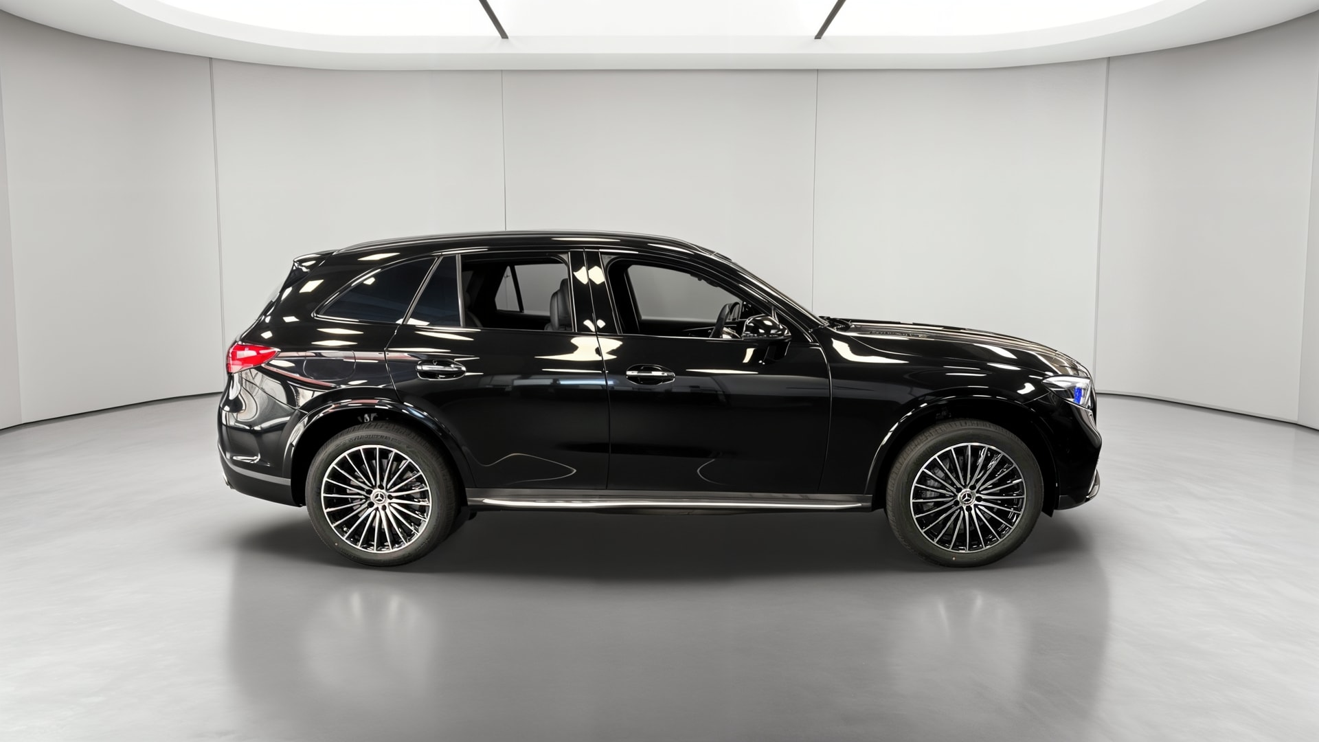 Mercedes-Benz GLC 300 e Hybrid EQ 4Matic AMG Line + — Profil droit
