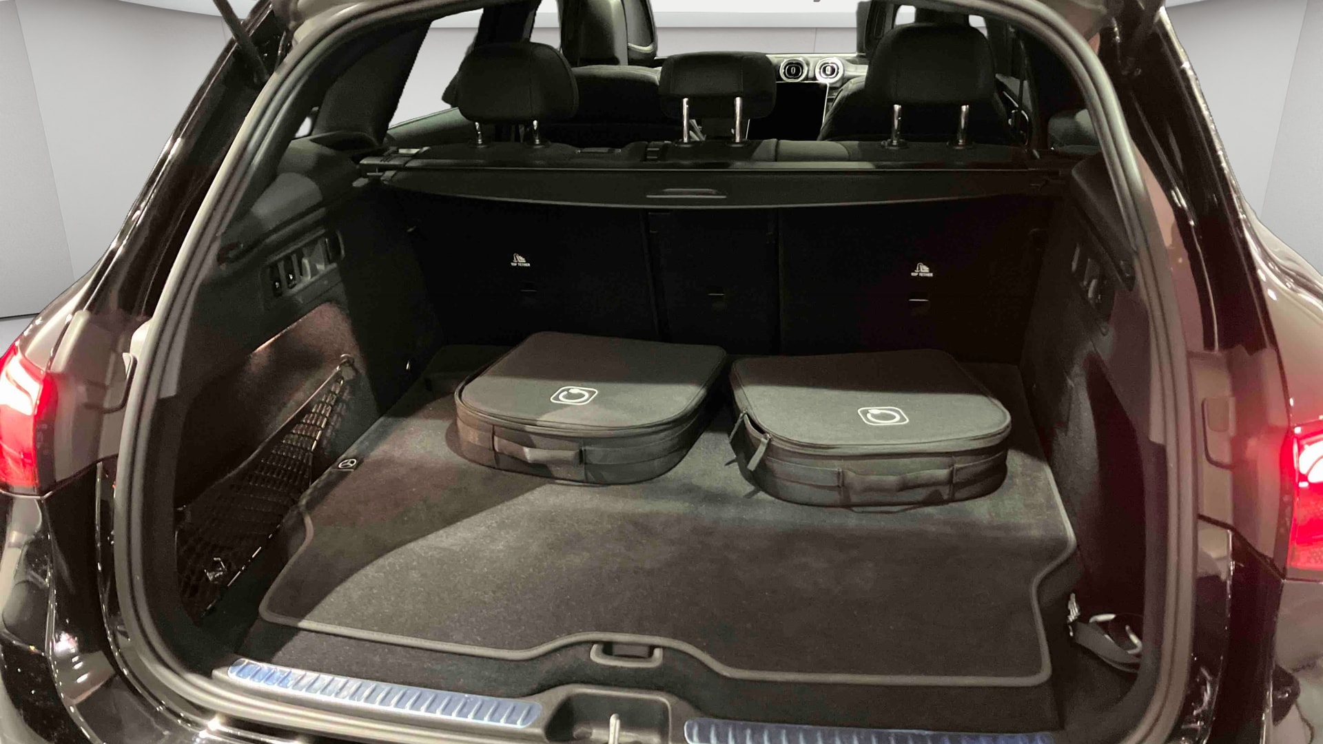 Mercedes-Benz GLC 300 e Hybrid EQ 4Matic AMG Line + — Coffre