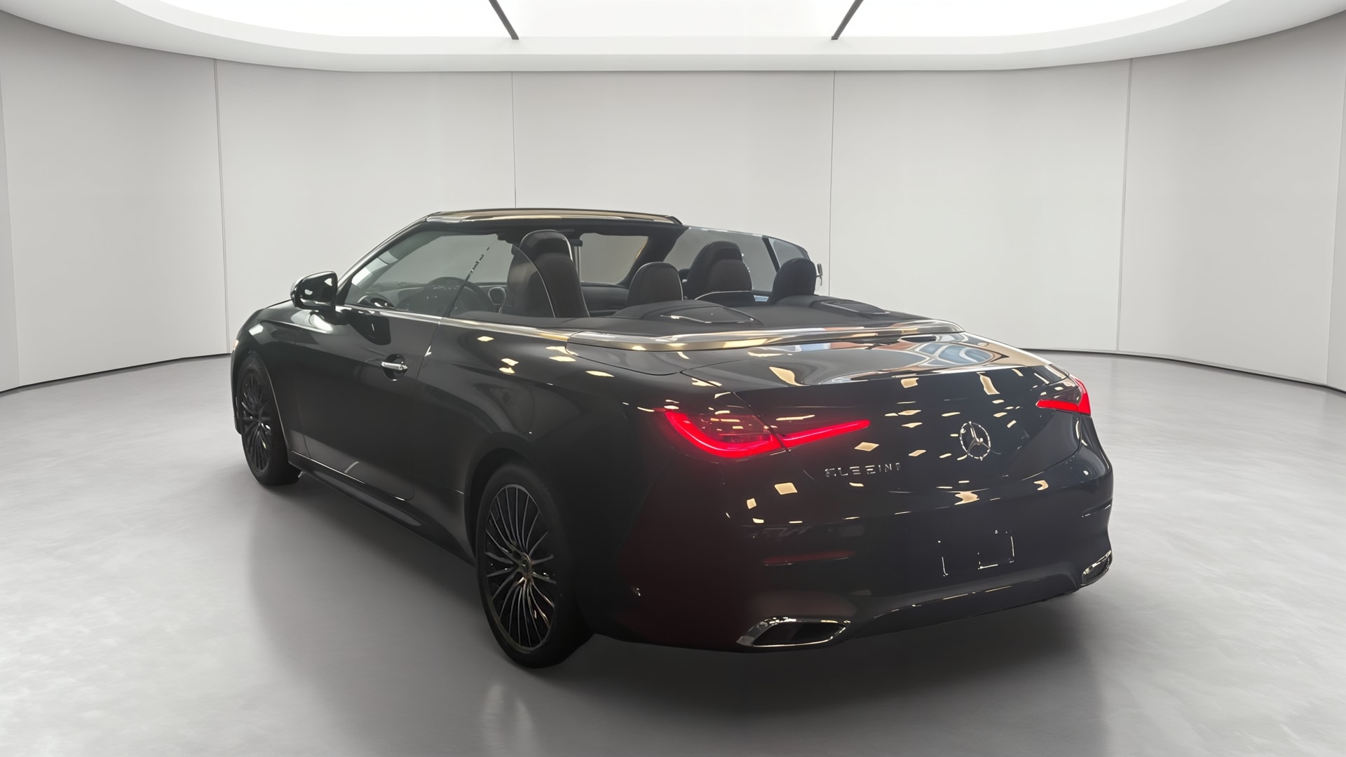 Mercedes-Benz CLE Cabriolet 200 9G-Tronic AMG Line — 3/4 arrière gauche