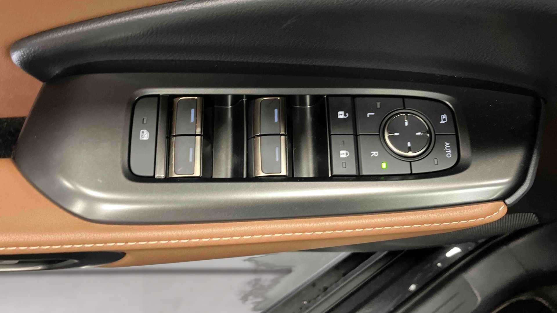 Lexus LBX 2WD Relax — photo 19