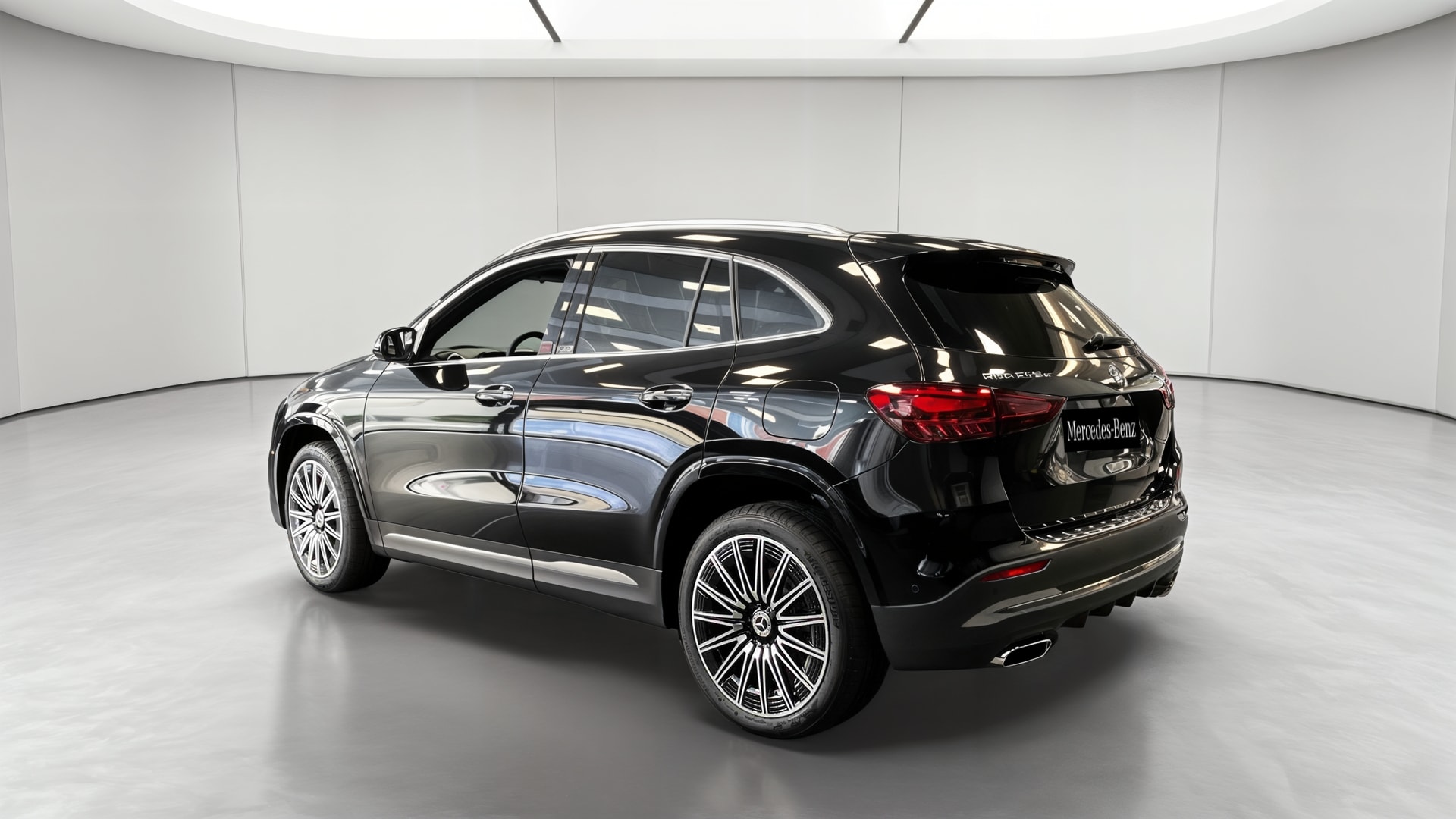 Mercedes-Benz GLA 250 e Hybrid EQ 8G-DCT AMG Line — 3/4 arrière gauche