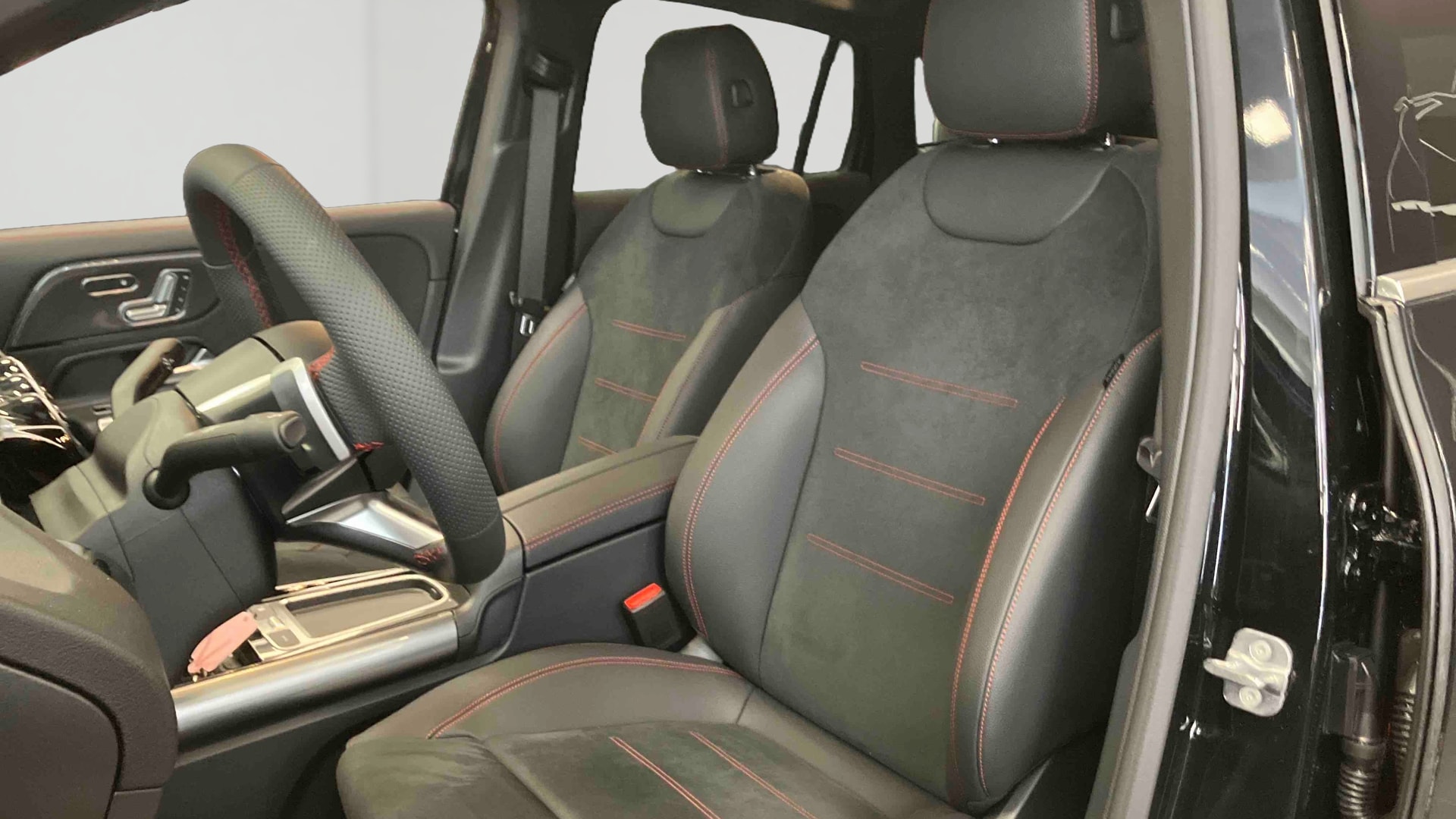 Mercedes-Benz GLA 250 e Hybrid EQ 8G-DCT AMG Line — Siège conducteur