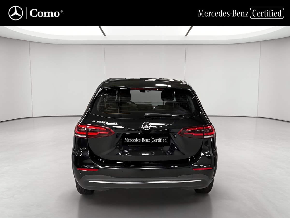 Mercedes-Benz Classe B 250 e 8G-DCT Business Line — Face arrière