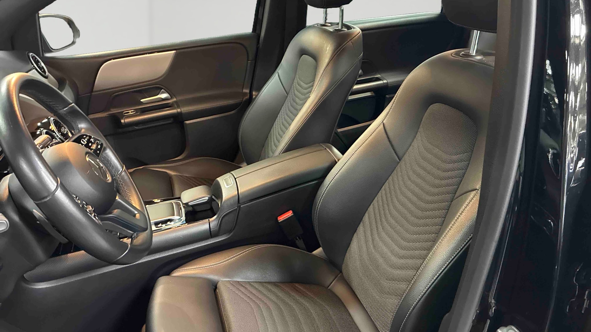 Mercedes-Benz Classe B 180 7G-DCT Style Line Edition — Siège conducteur