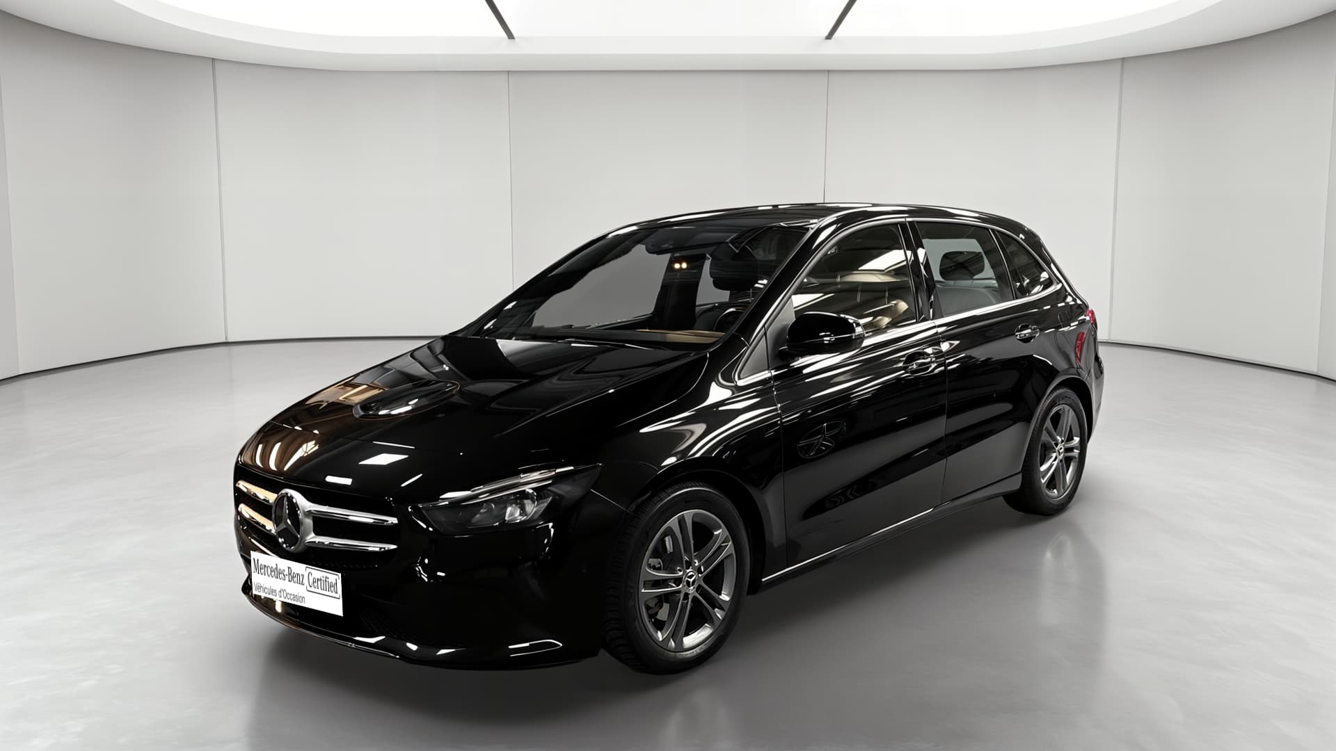 Mercedes-Benz Classe B 180 7G-DCT Style Line Edition — 3/4 avant gauche