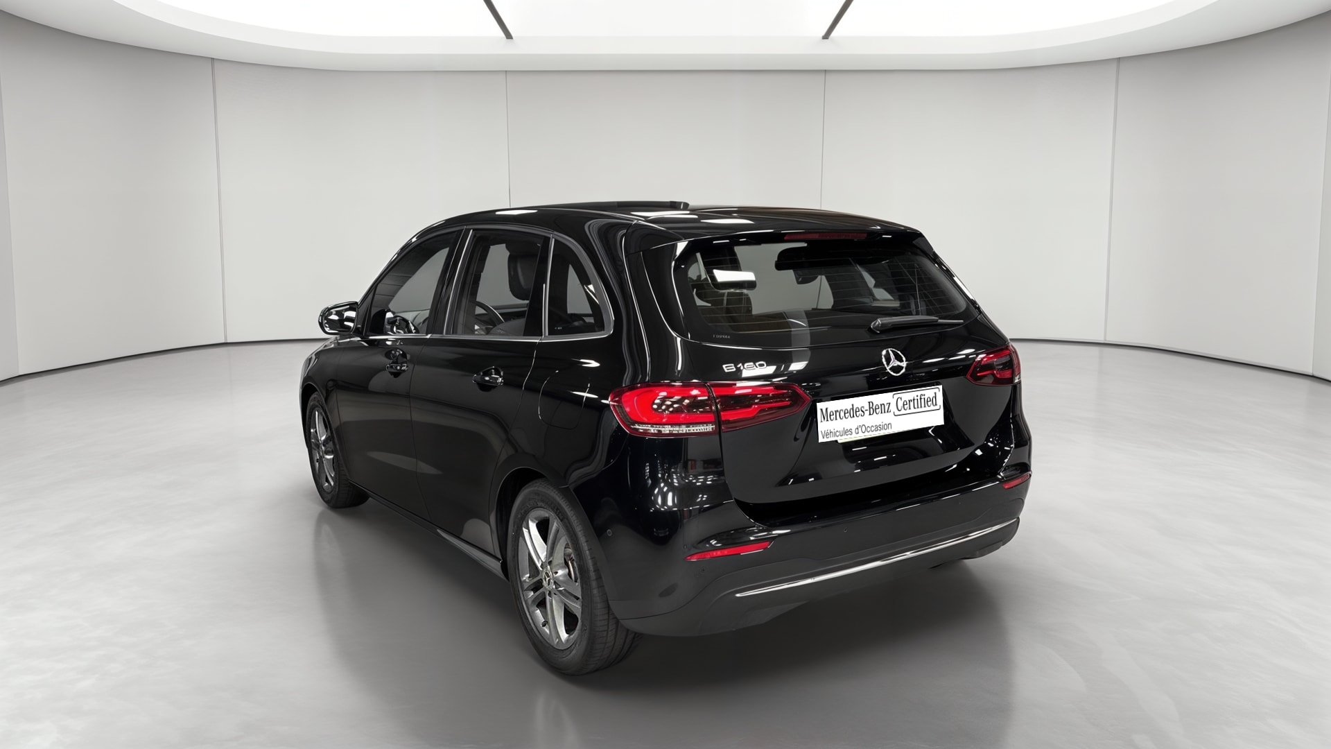 Mercedes-Benz Classe B 180 7G-DCT Style Line Edition — 3/4 arrière gauche