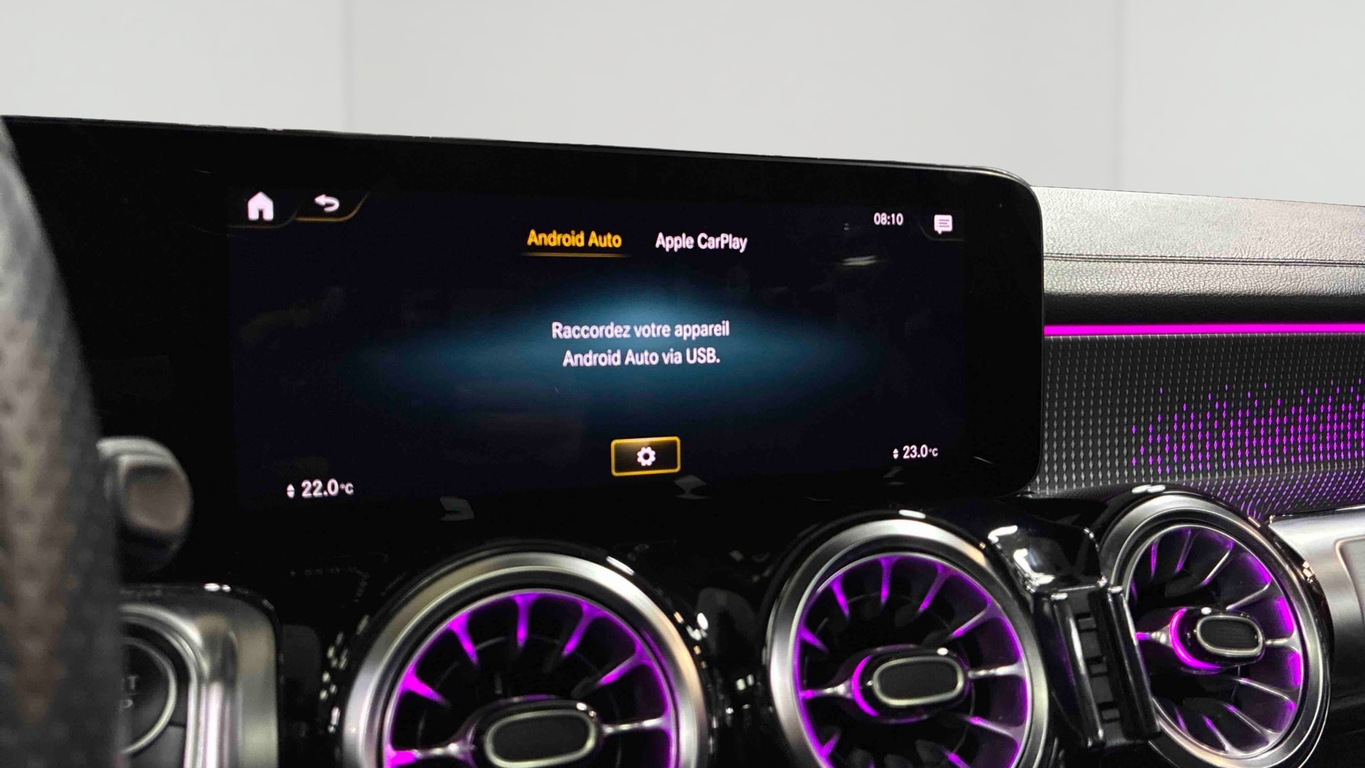Mercedes-Benz EQB 350 4Matic AMG Line — photo 18