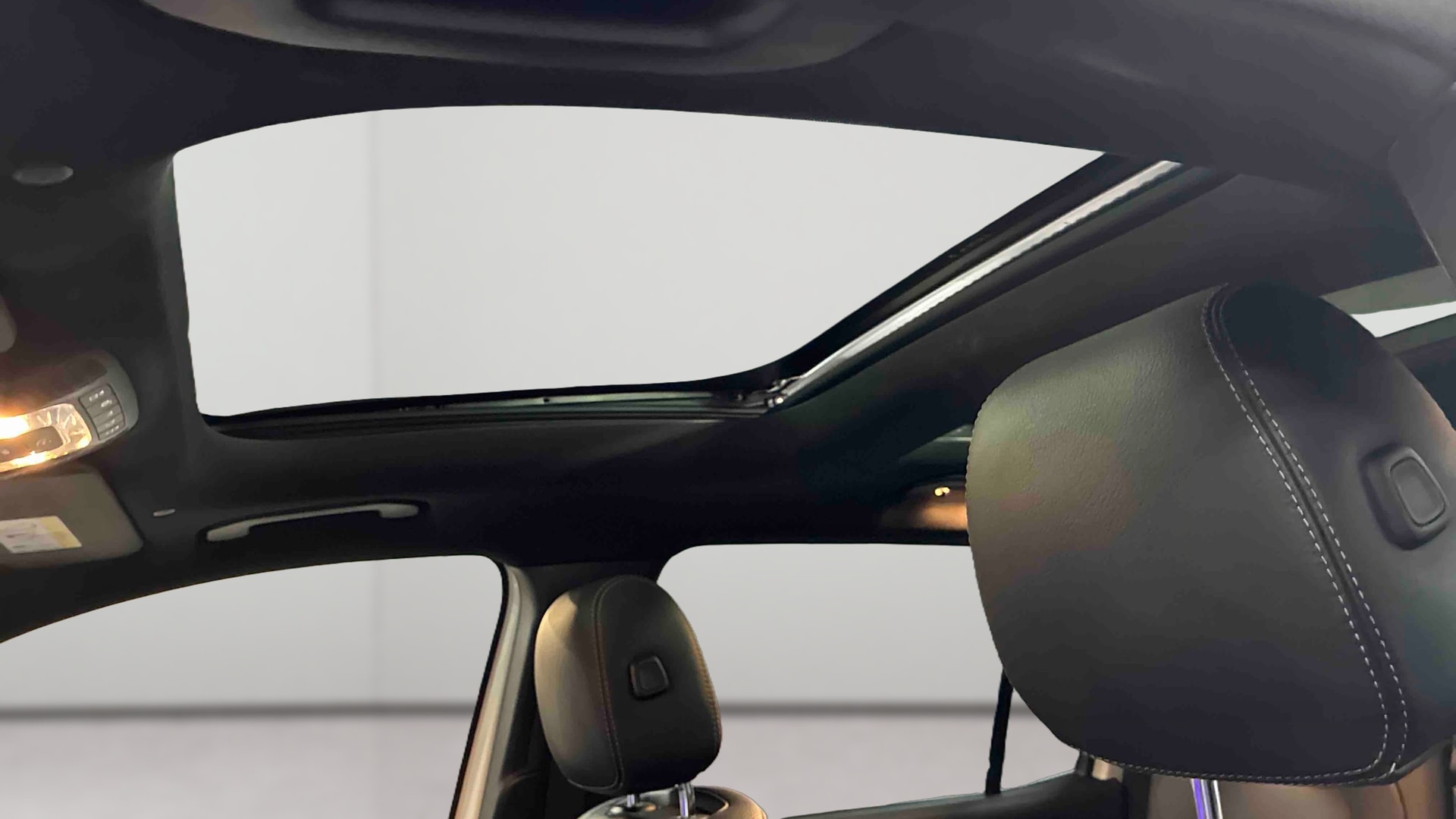 Mercedes-Benz EQB 350 4Matic AMG Line — photo 22