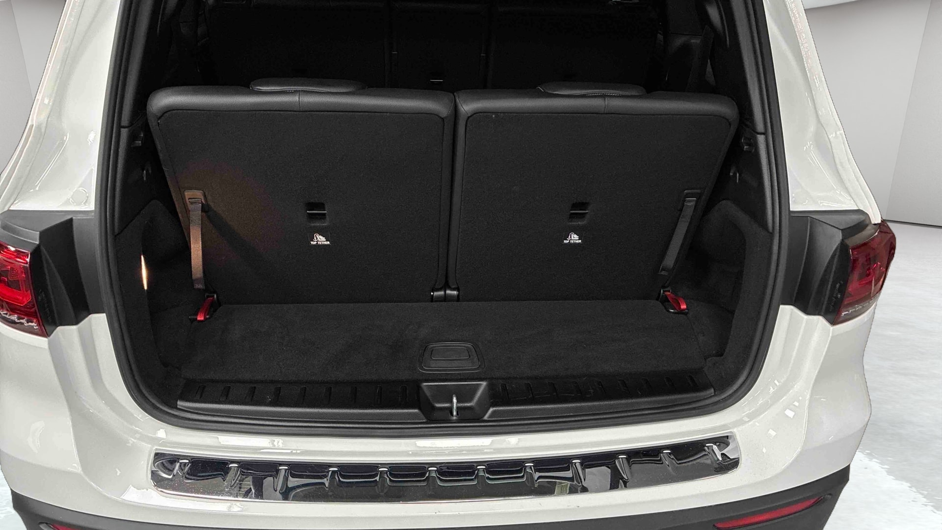 Mercedes-Benz EQB 350 4Matic AMG Line — Coffre