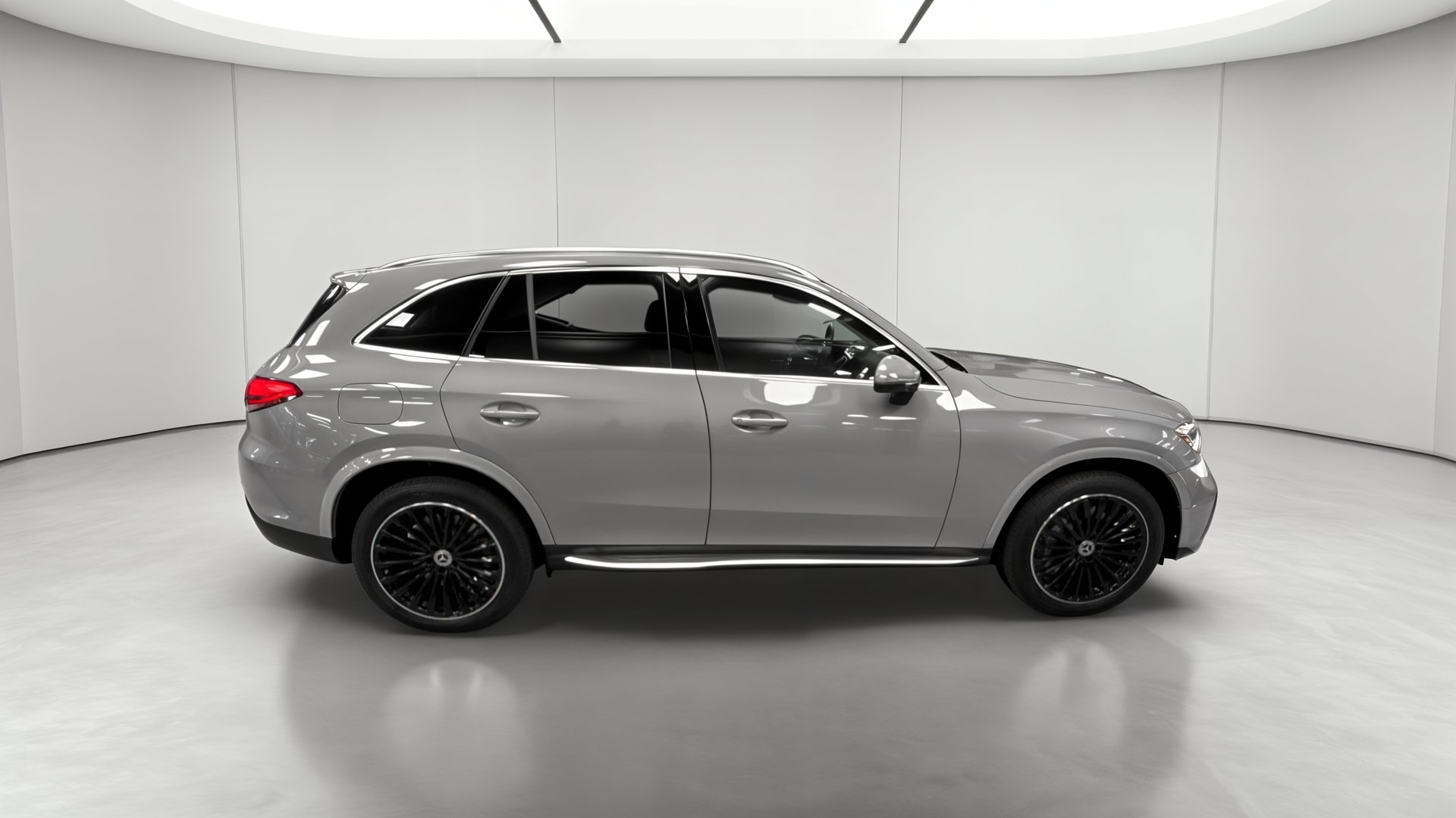 Mercedes-Benz GLC 300 e Hybrid EQ 4Matic AMG Line + — Profil droit