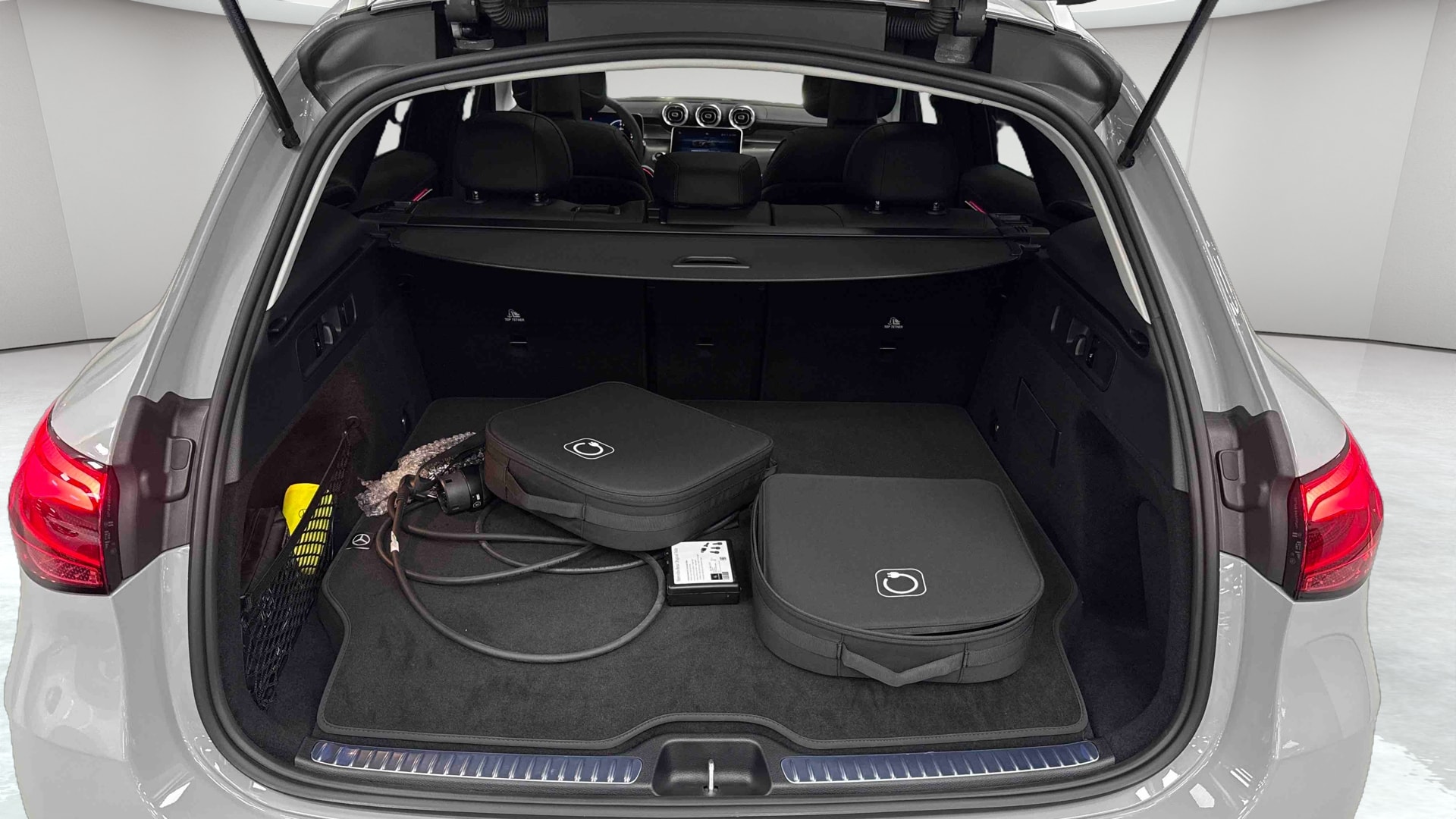 Mercedes-Benz GLC 300 e Hybrid EQ 4Matic AMG Line + — Coffre