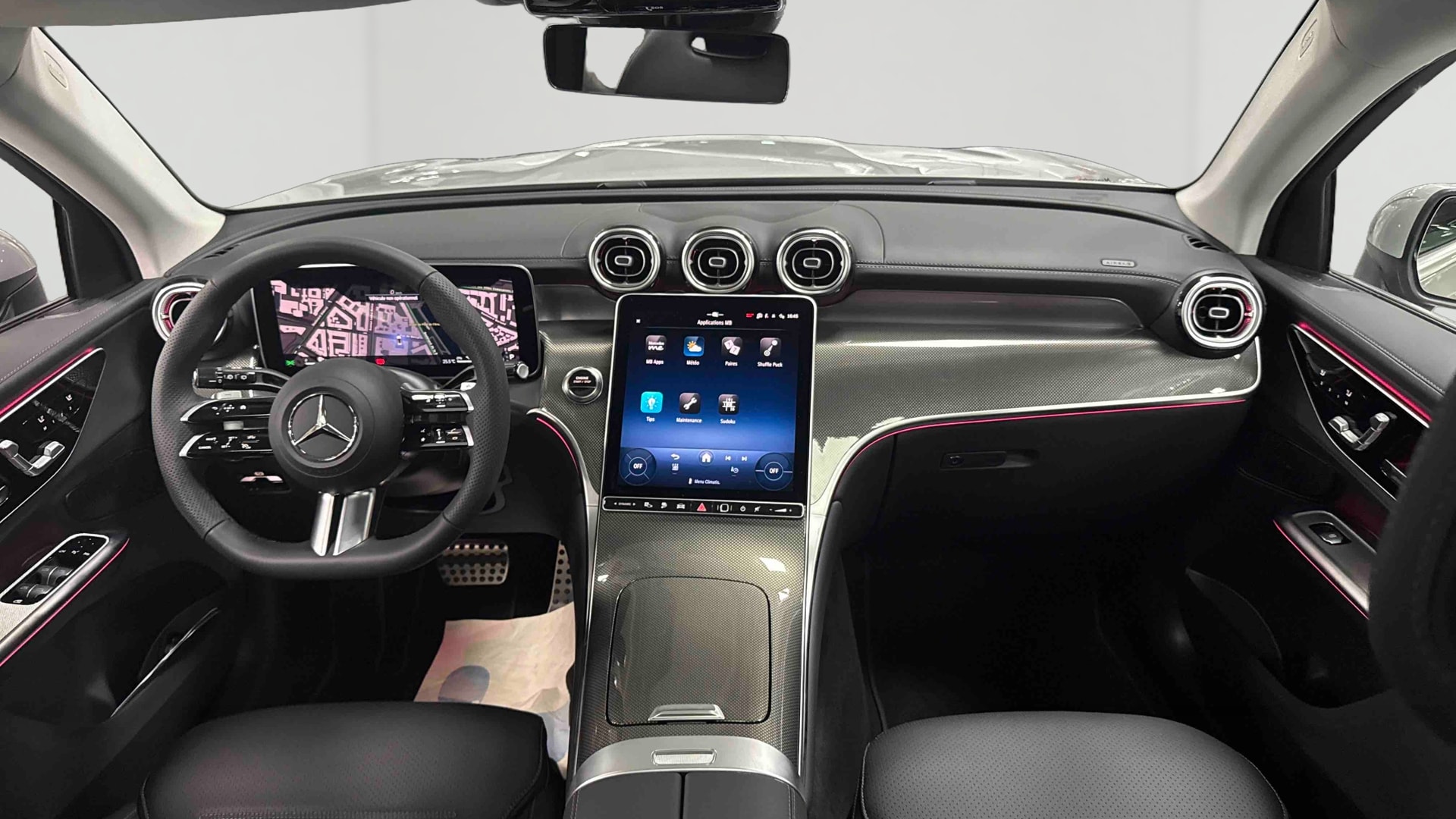 Mercedes-Benz GLC 300 e Hybrid EQ 4Matic AMG Line + — Planche de bord