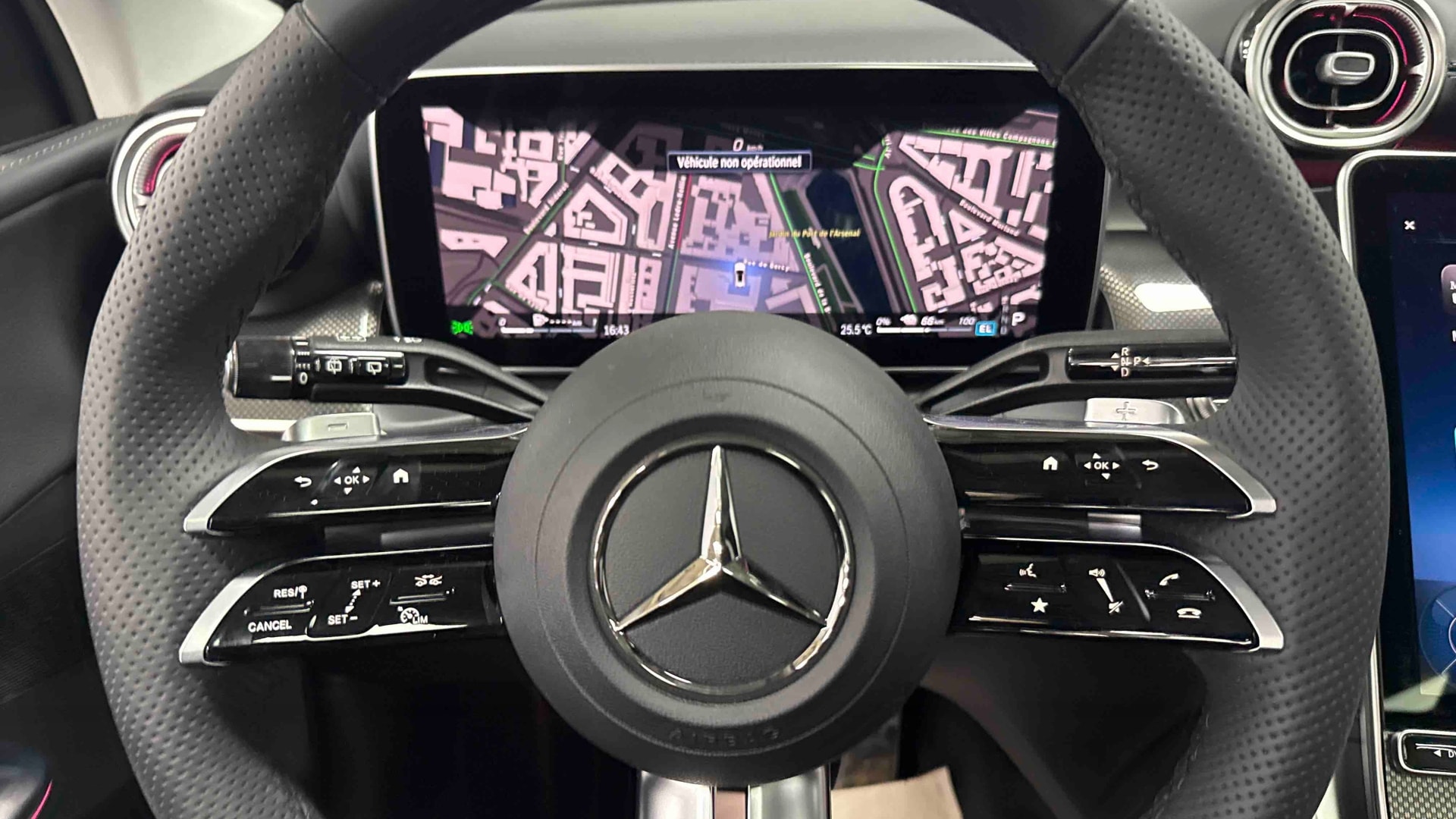 Mercedes-Benz GLC 300 e Hybrid EQ 4Matic AMG Line + — photo 18