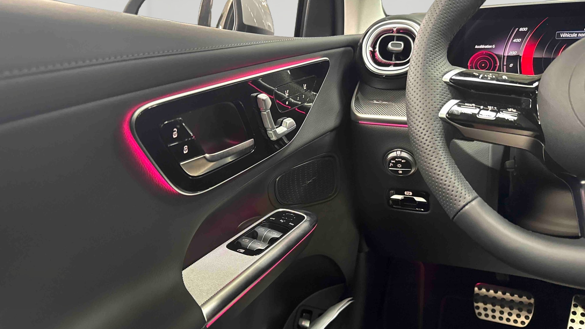 Mercedes-Benz GLC 300 e Hybrid EQ 4Matic AMG Line + — photo 17