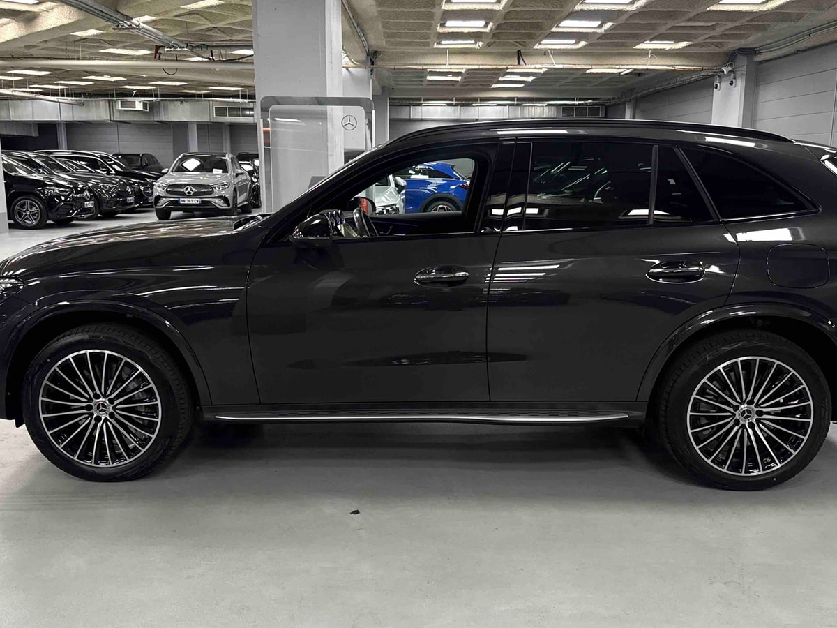 Mercedes-Benz GLC 300 e Hybrid EQ 4Matic AMG Line + — Profil gauche